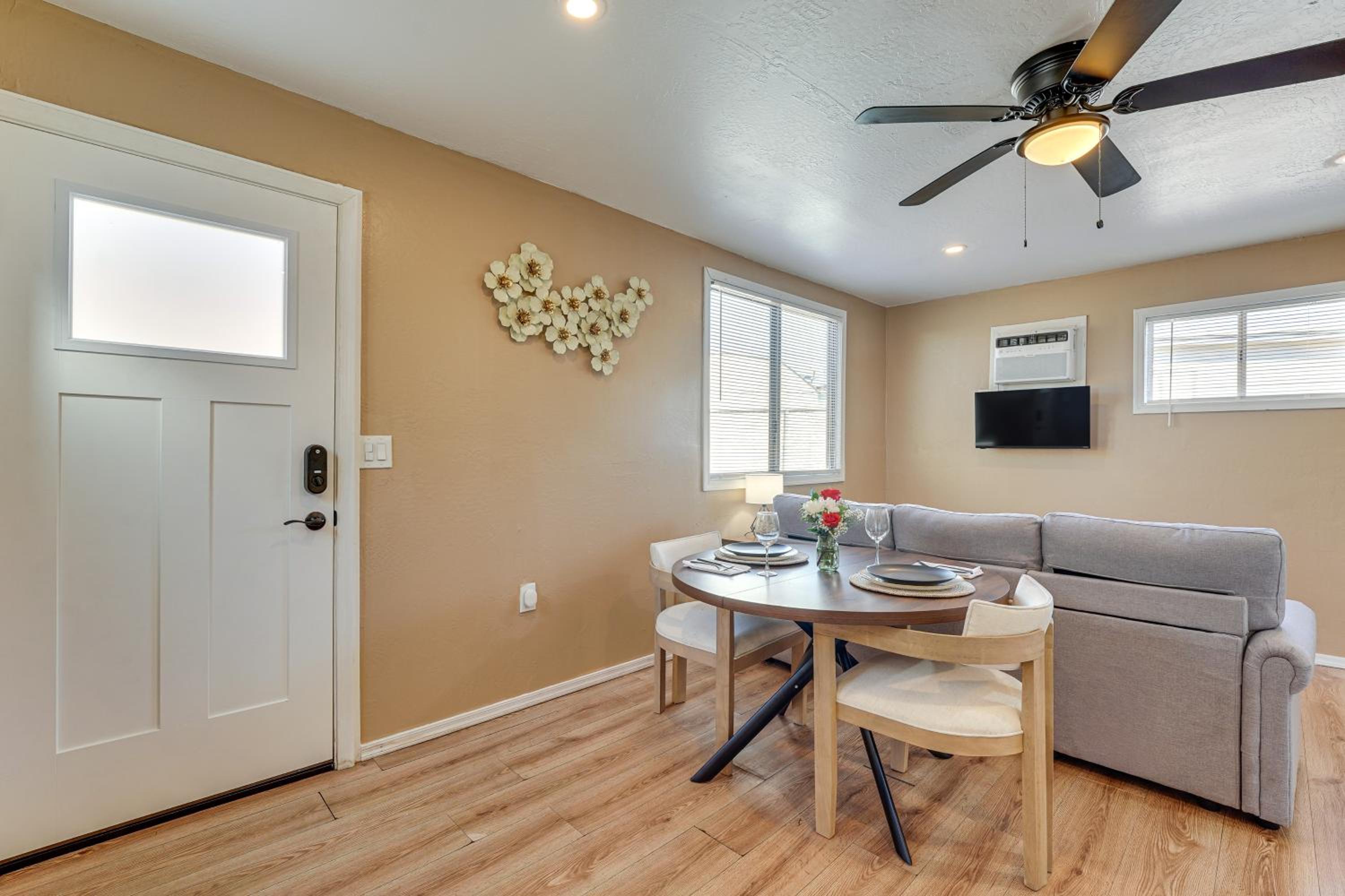 3 Mi to Lookout Mtn! Gem with Fire Pit and Fenced Yard