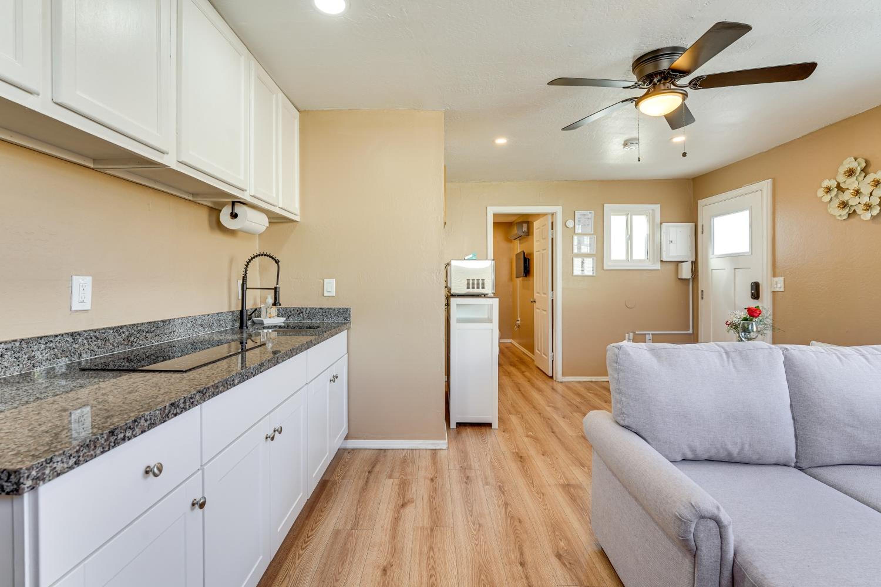3 Mi to Lookout Mtn! Gem with Fire Pit and Fenced Yard