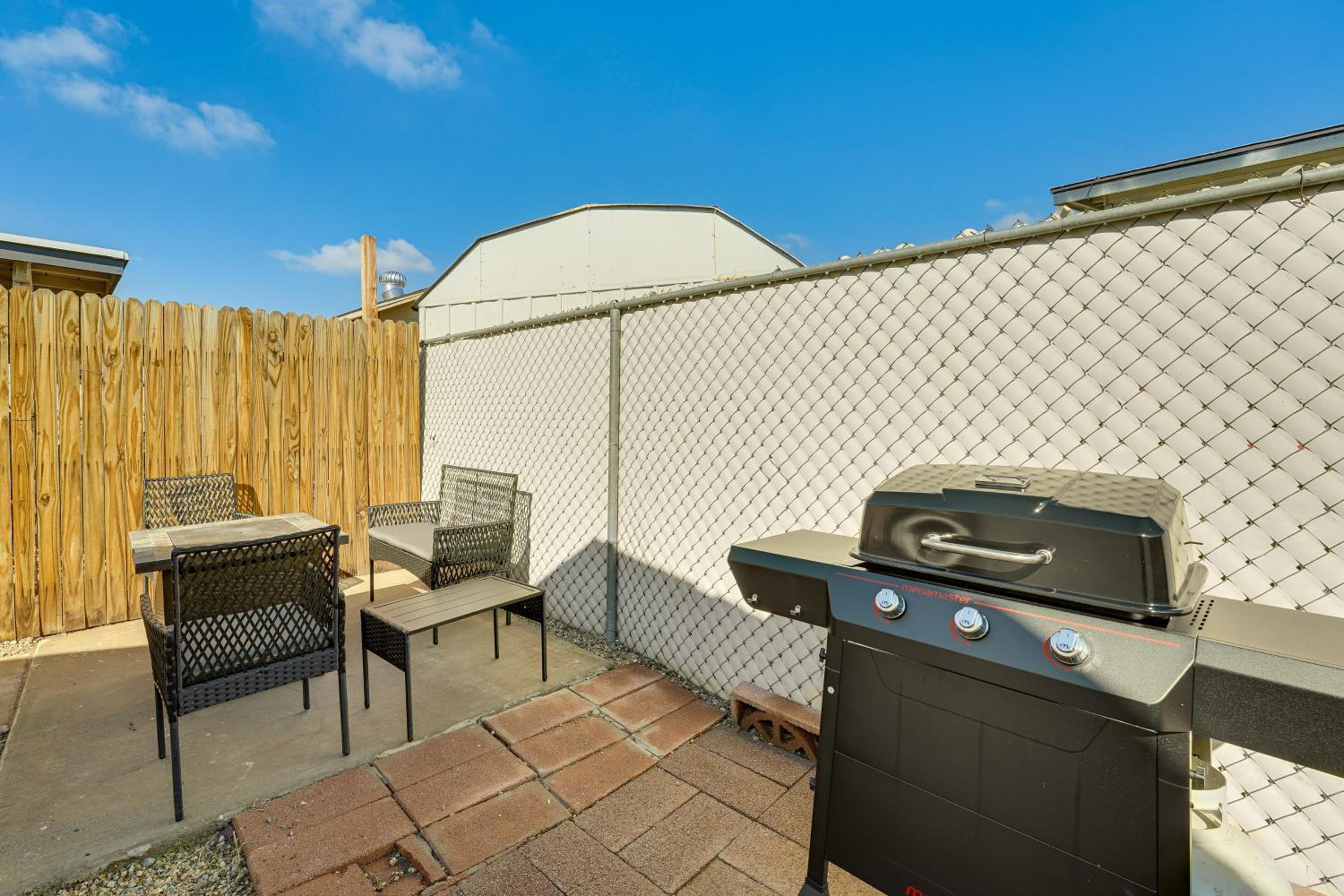 3 Mi to Lookout Mtn! Gem with Fire Pit and Fenced Yard