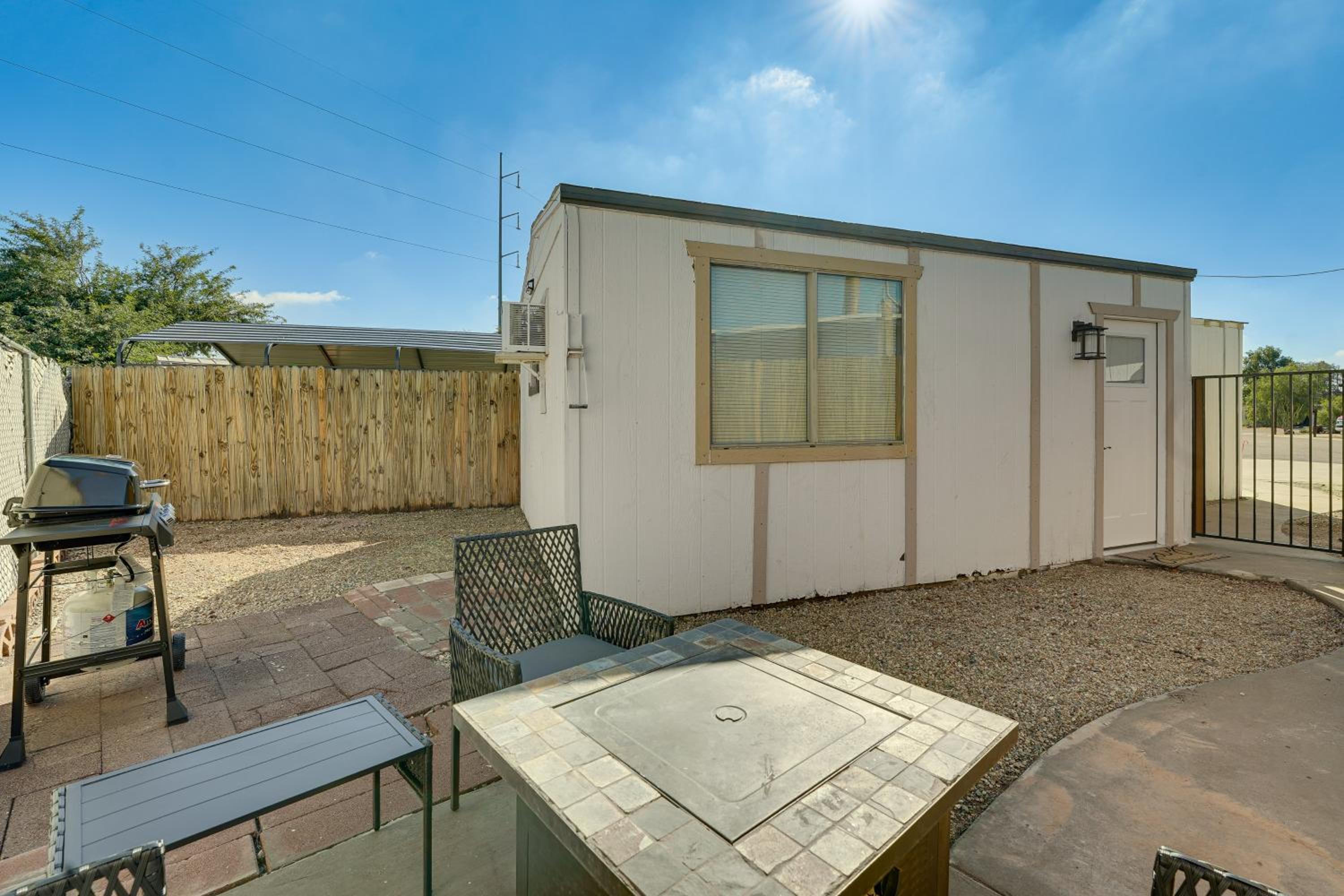 3 Mi to Lookout Mtn! Gem with Fire Pit and Fenced Yard