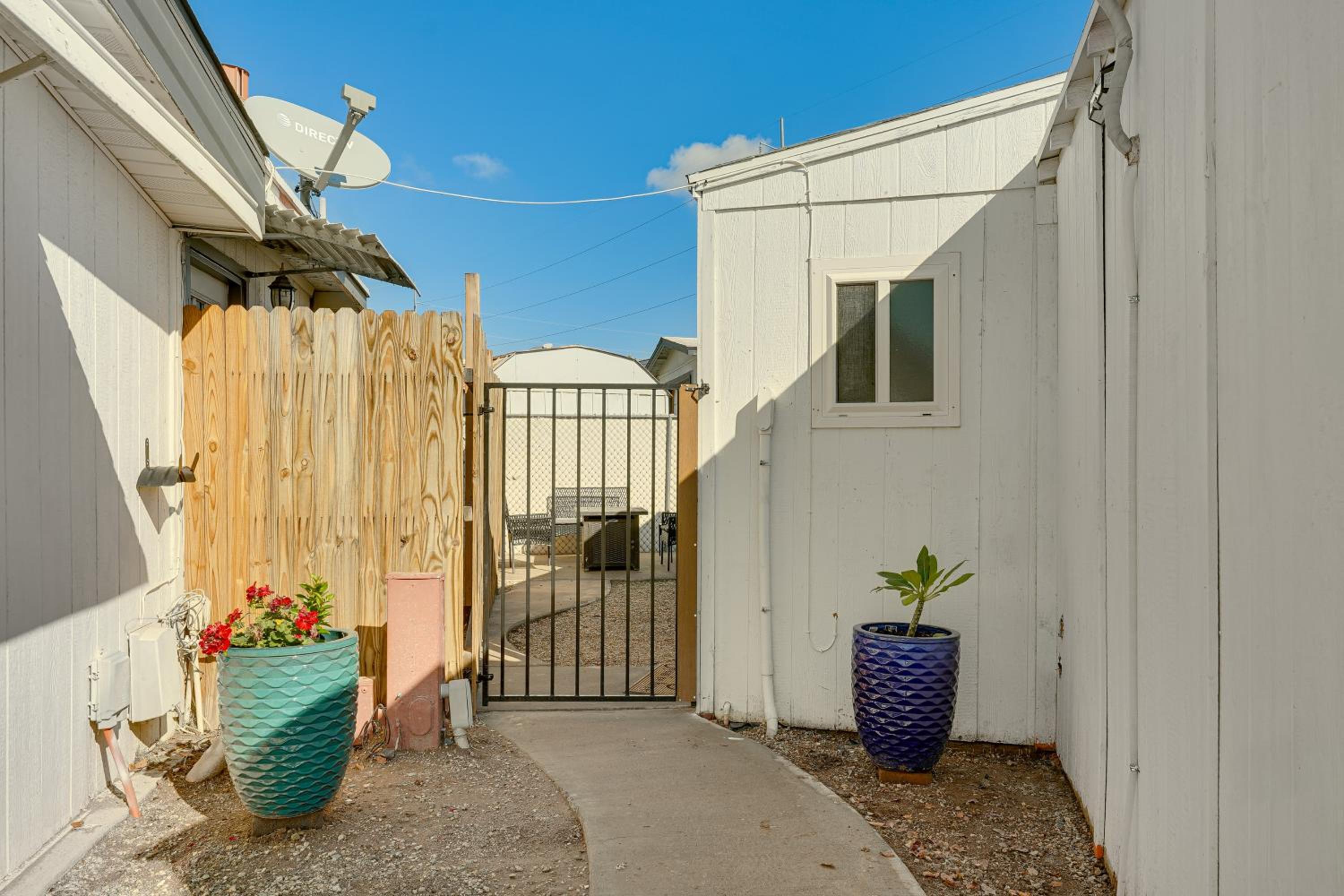 3 Mi to Lookout Mtn! Gem with Fire Pit and Fenced Yard