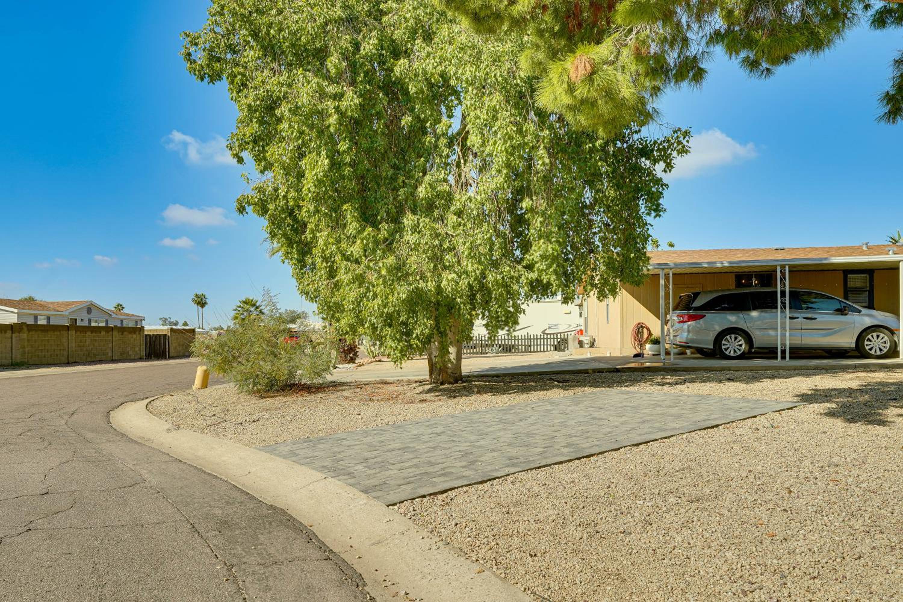 3 Mi to Lookout Mtn! Gem with Fire Pit and Fenced Yard