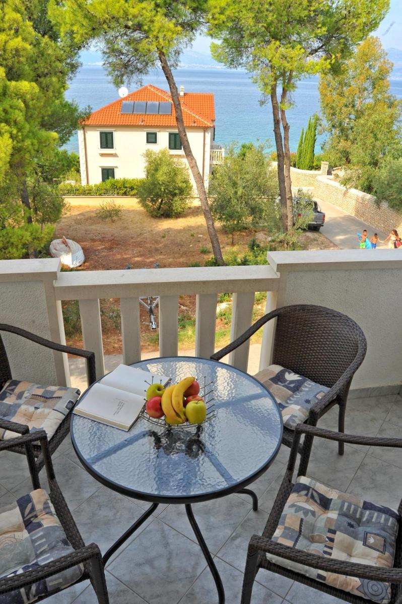 Apartment Mariner view 3