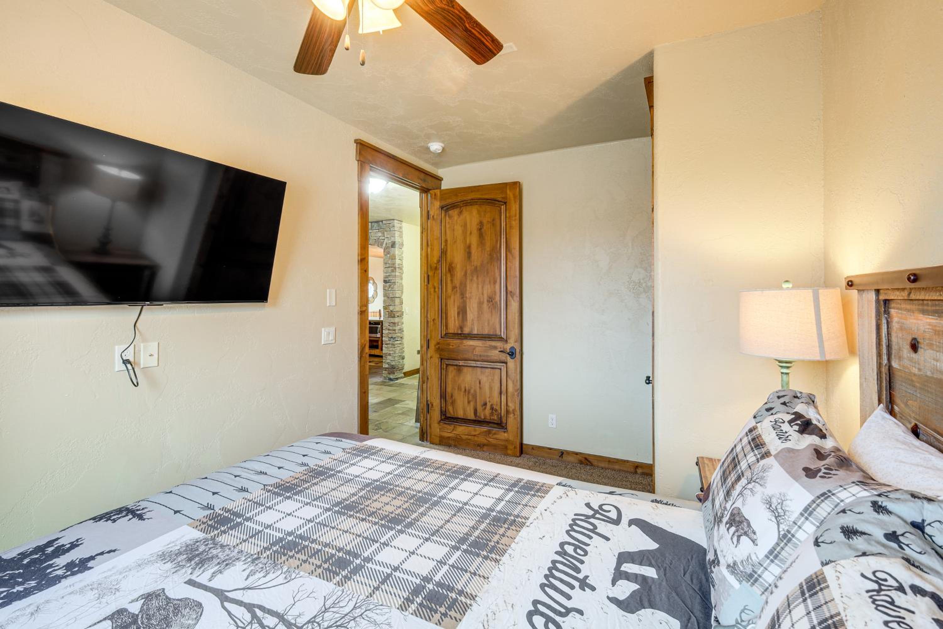 Walkable Condo in Dtwn McCall! Lake View and Balcony