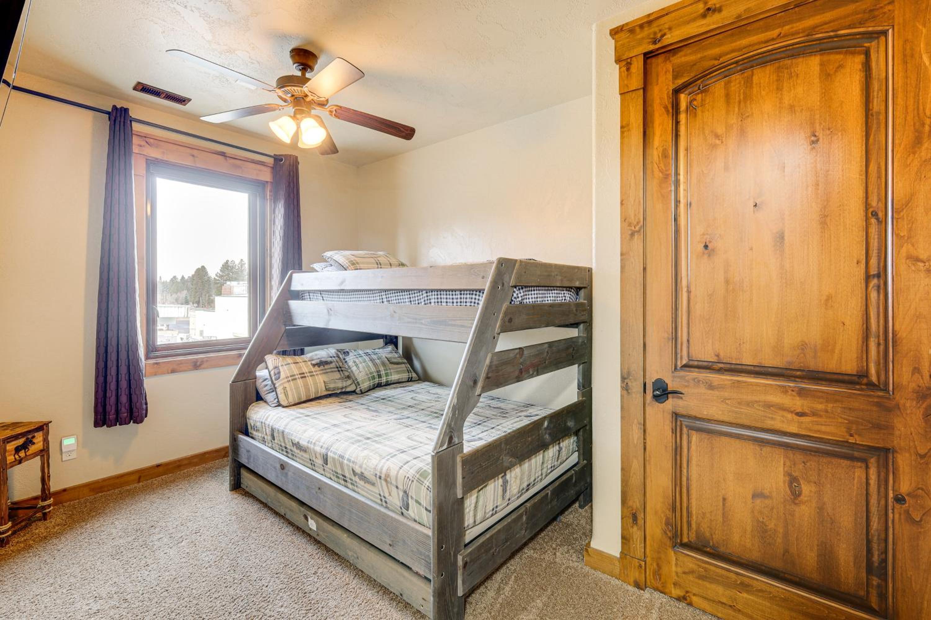 Walkable Condo in Dtwn McCall! Lake View and Balcony