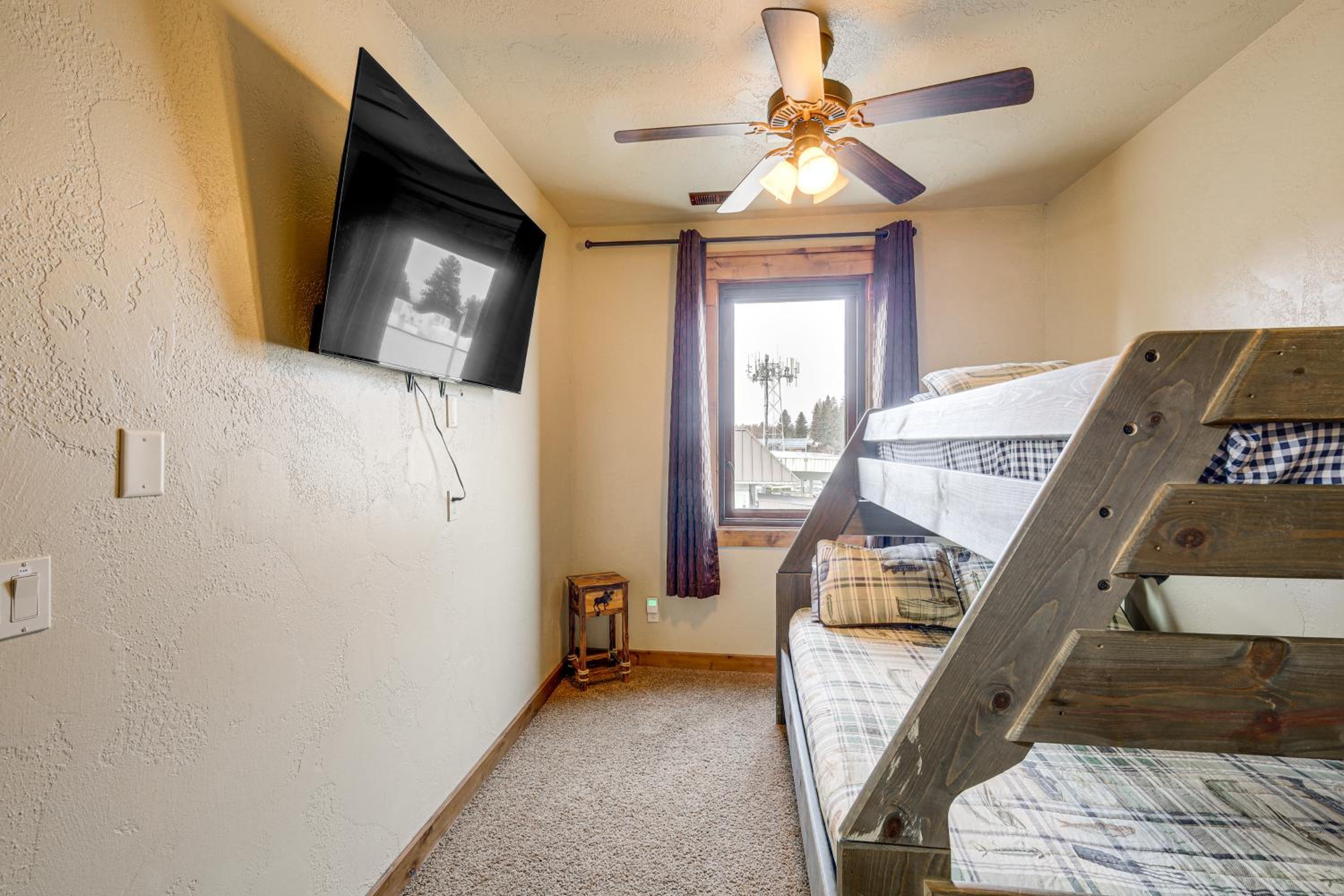 Walkable Condo in Dtwn McCall! Lake View and Balcony