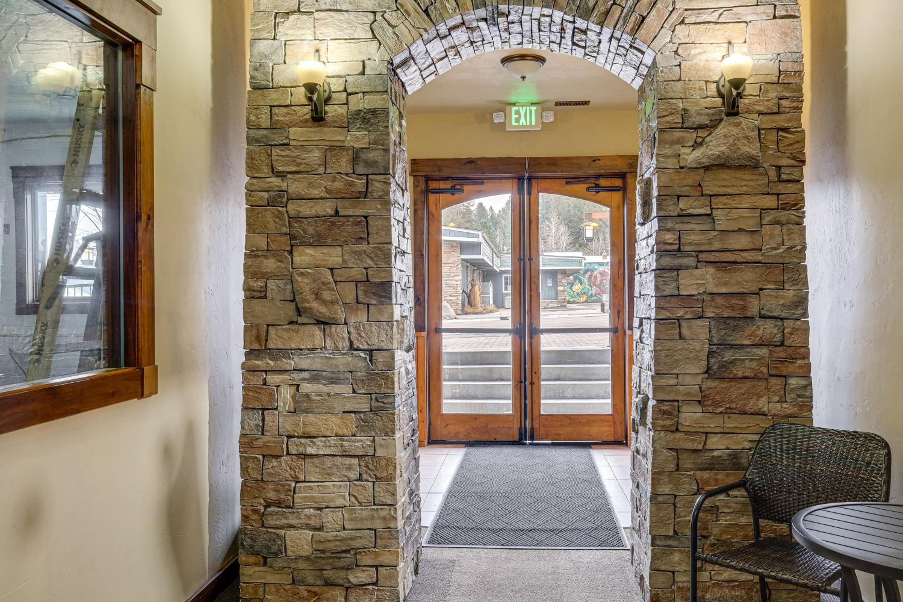 Walkable Condo in Dtwn McCall! Lake View and Balcony