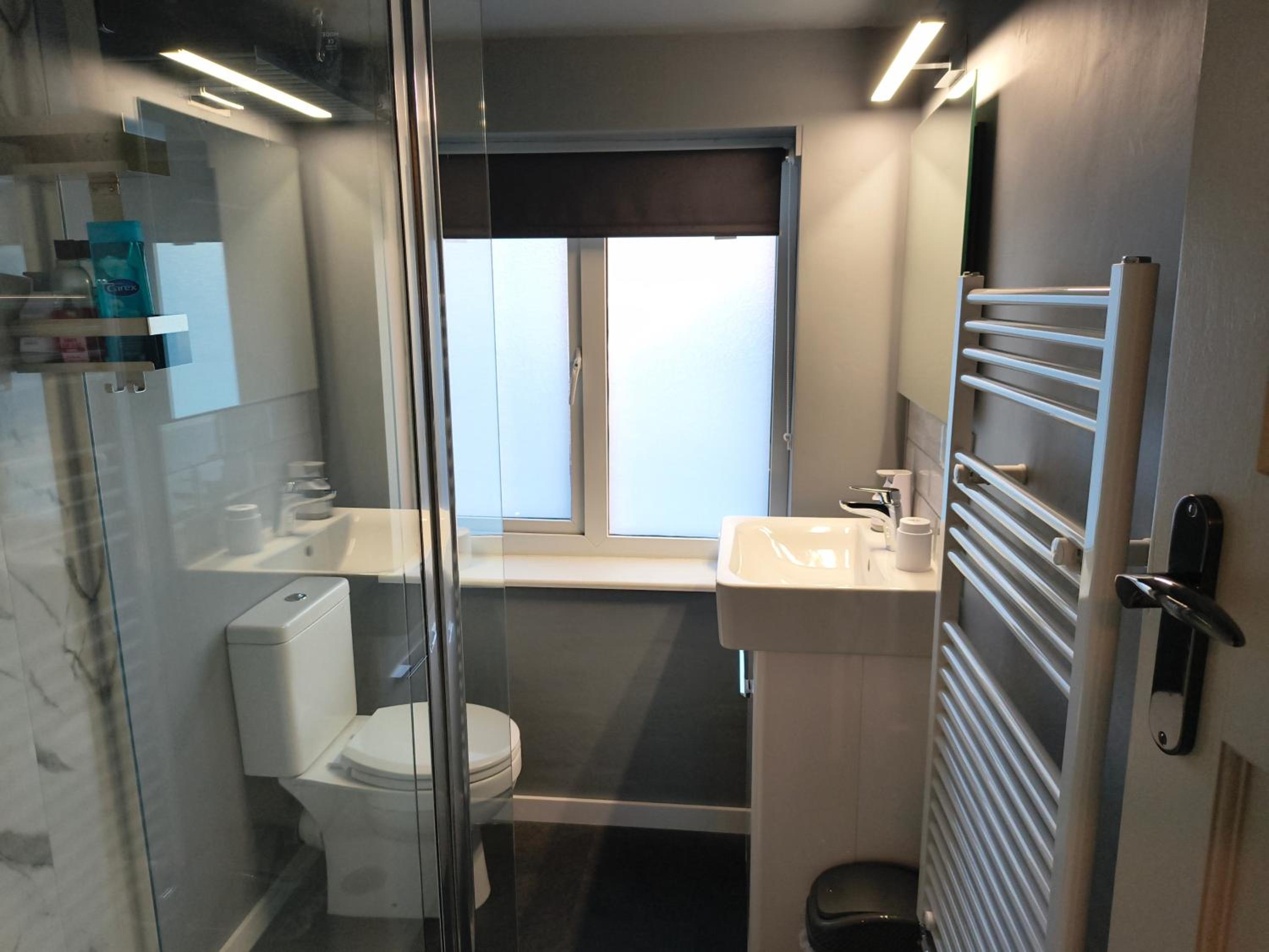 Parkdale-2 Bedroom House in Sheldon Birmingham