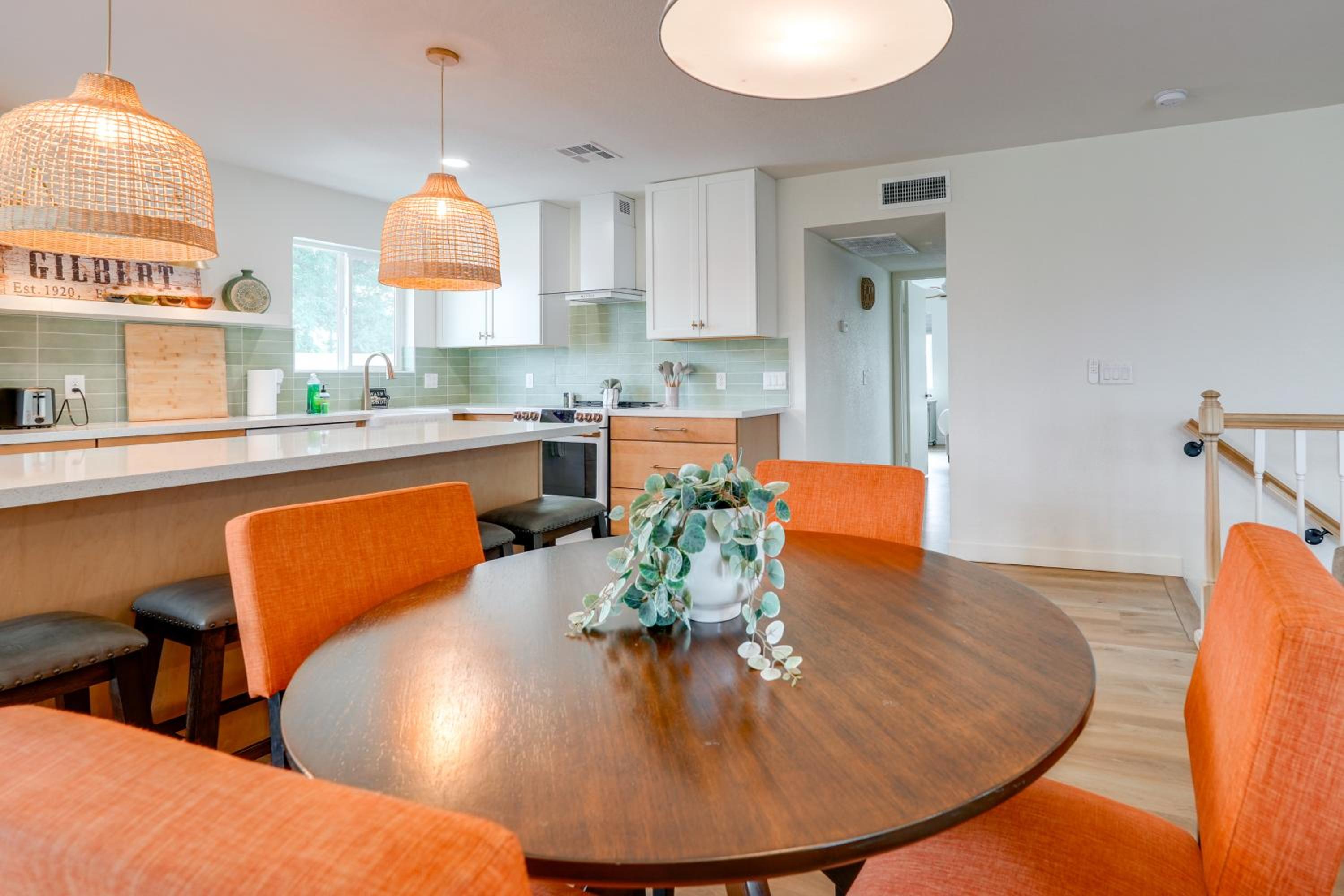 2 Mi to Dtwn Gorgeous Gilbert Gem with Private Yard