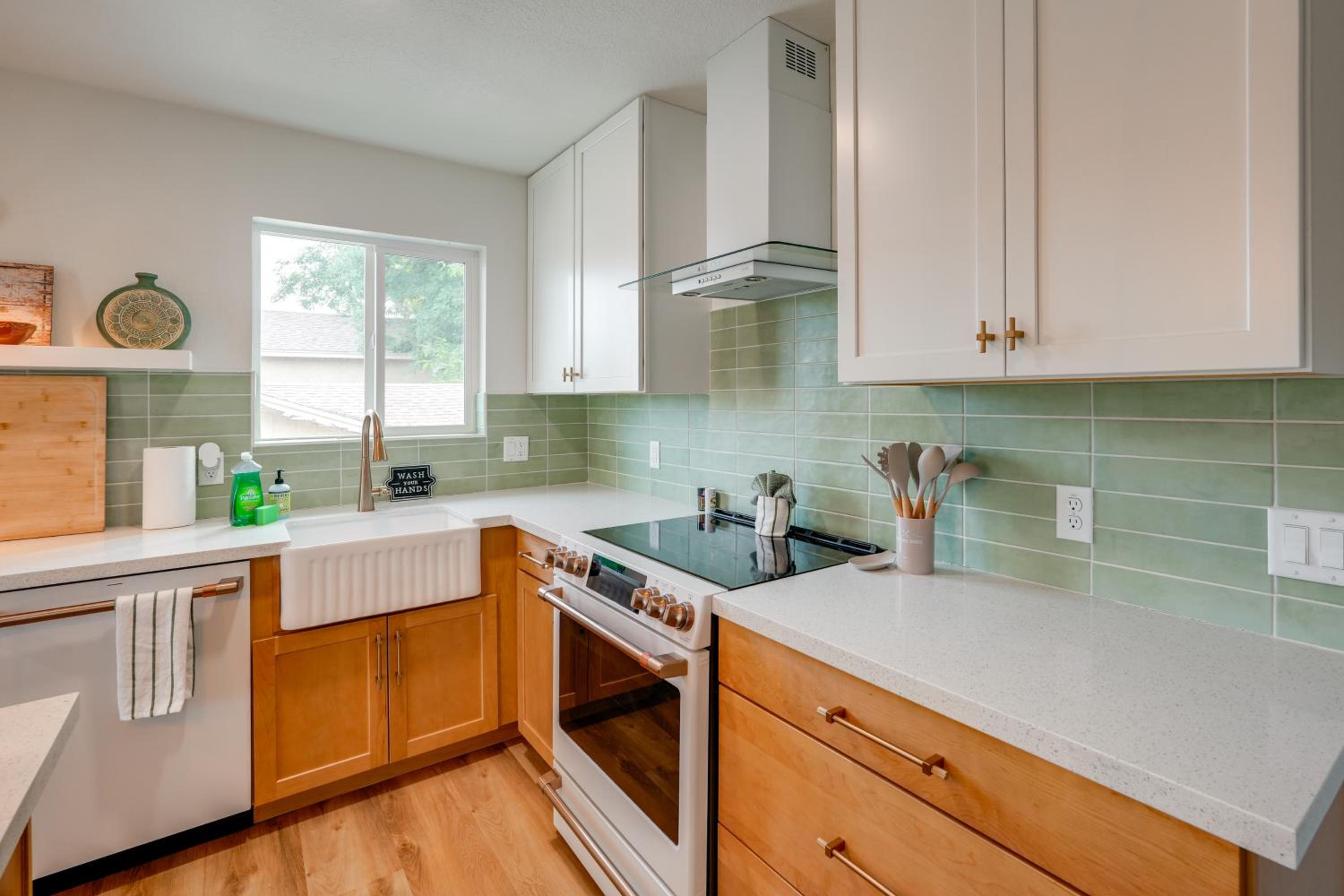 2 Mi to Dtwn Gorgeous Gilbert Gem with Private Yard