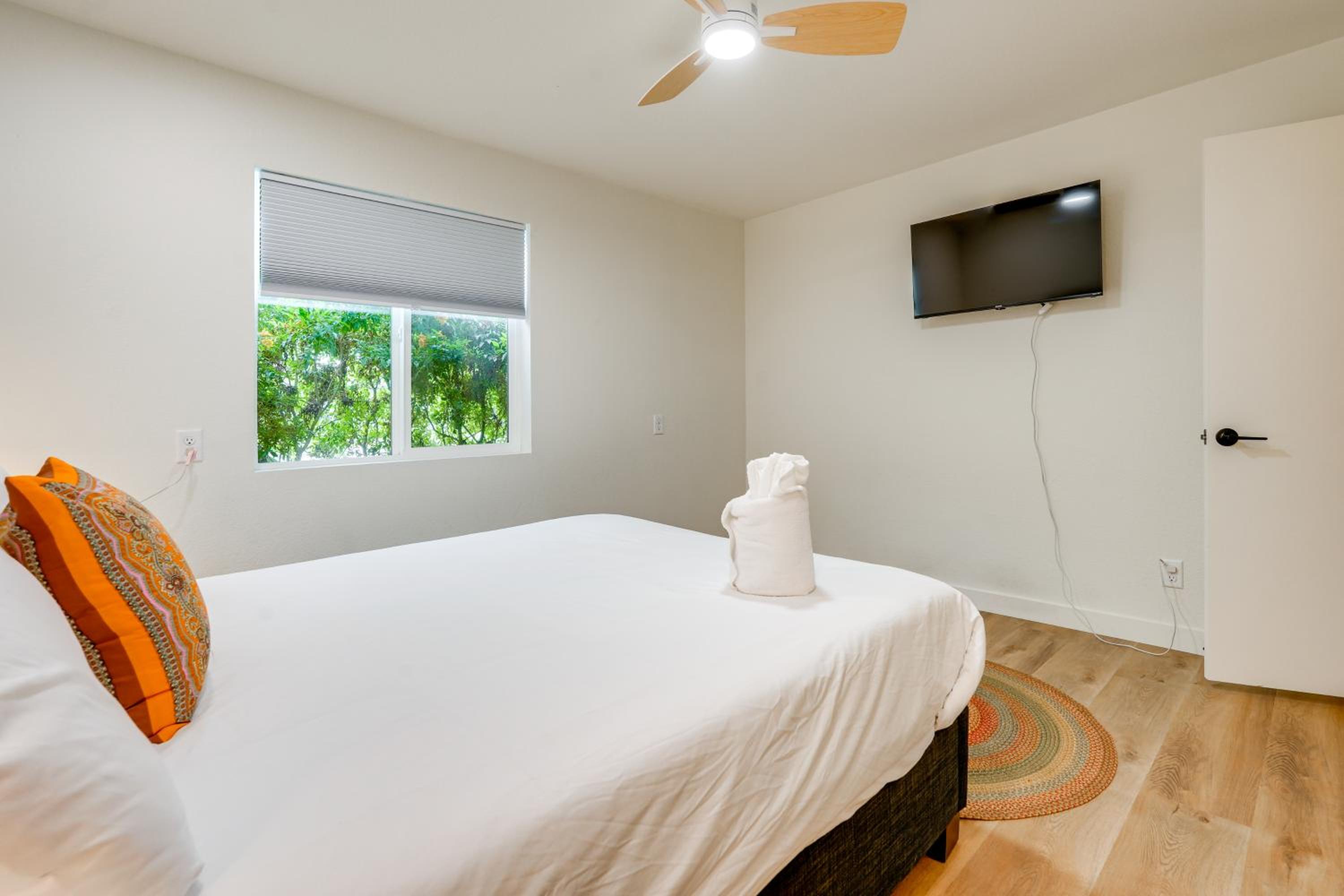 2 Mi to Dtwn Gorgeous Gilbert Gem with Private Yard