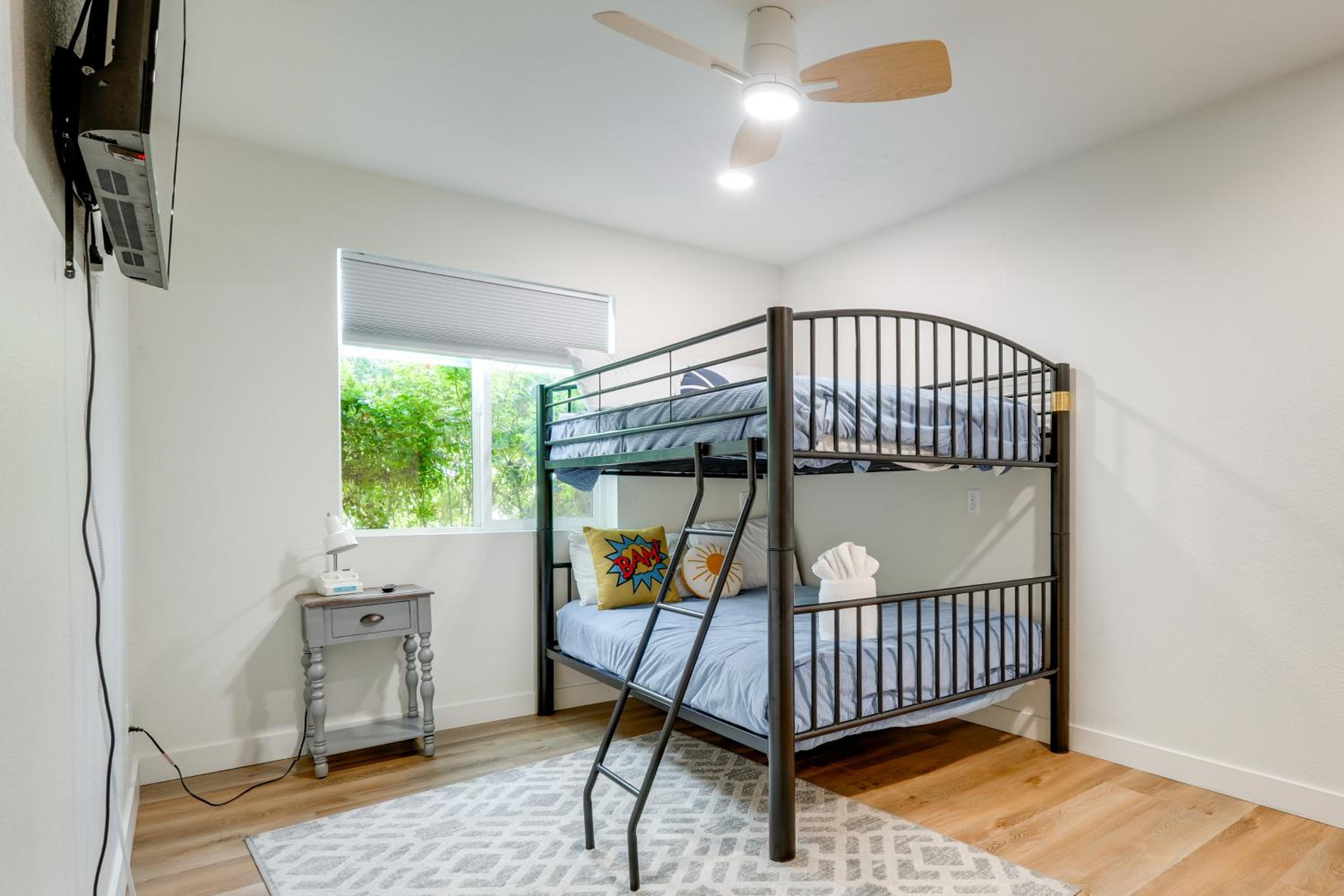 2 Mi to Dtwn Gorgeous Gilbert Gem with Private Yard