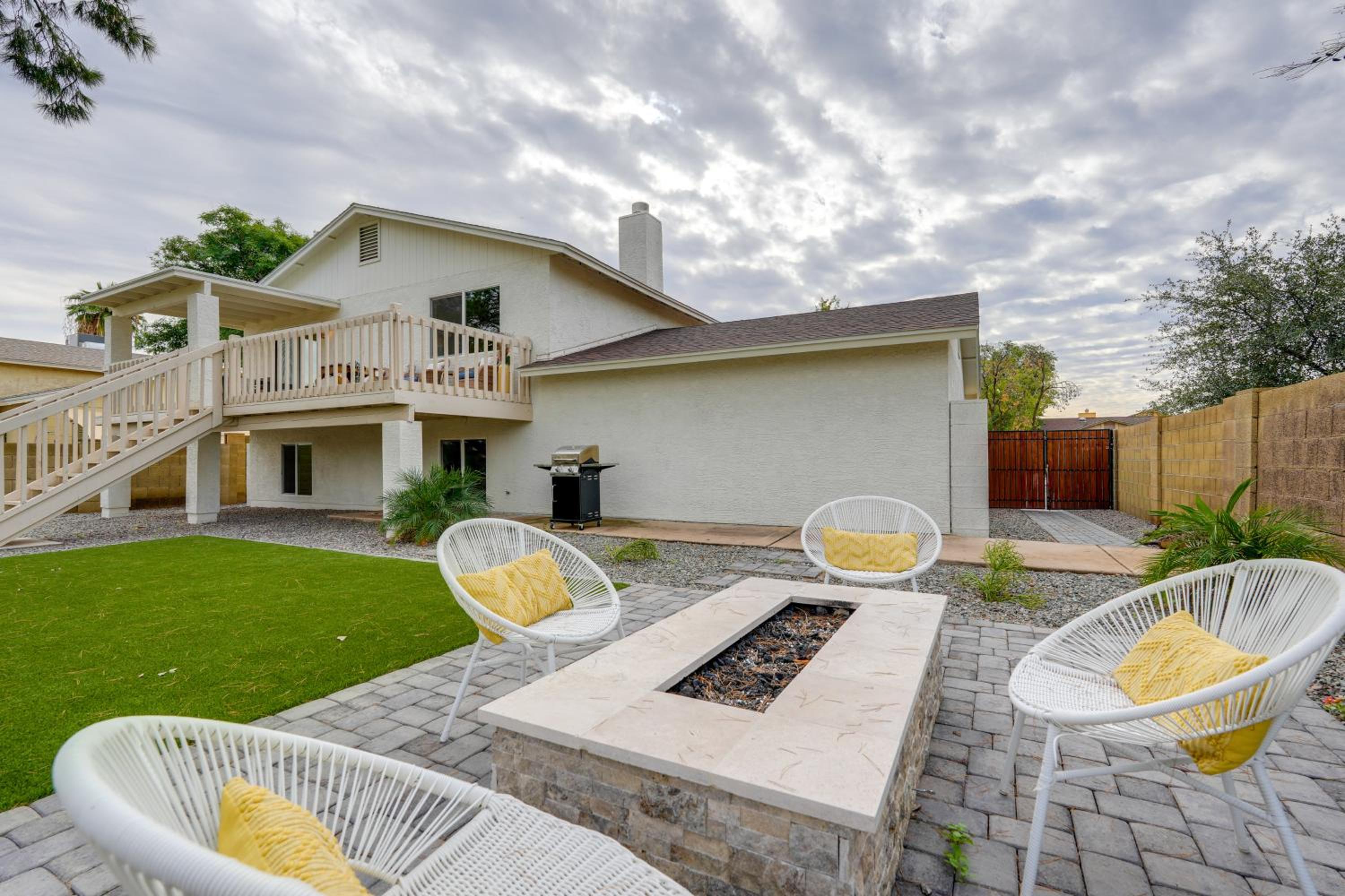 2 Mi to Dtwn Gorgeous Gilbert Gem with Private Yard