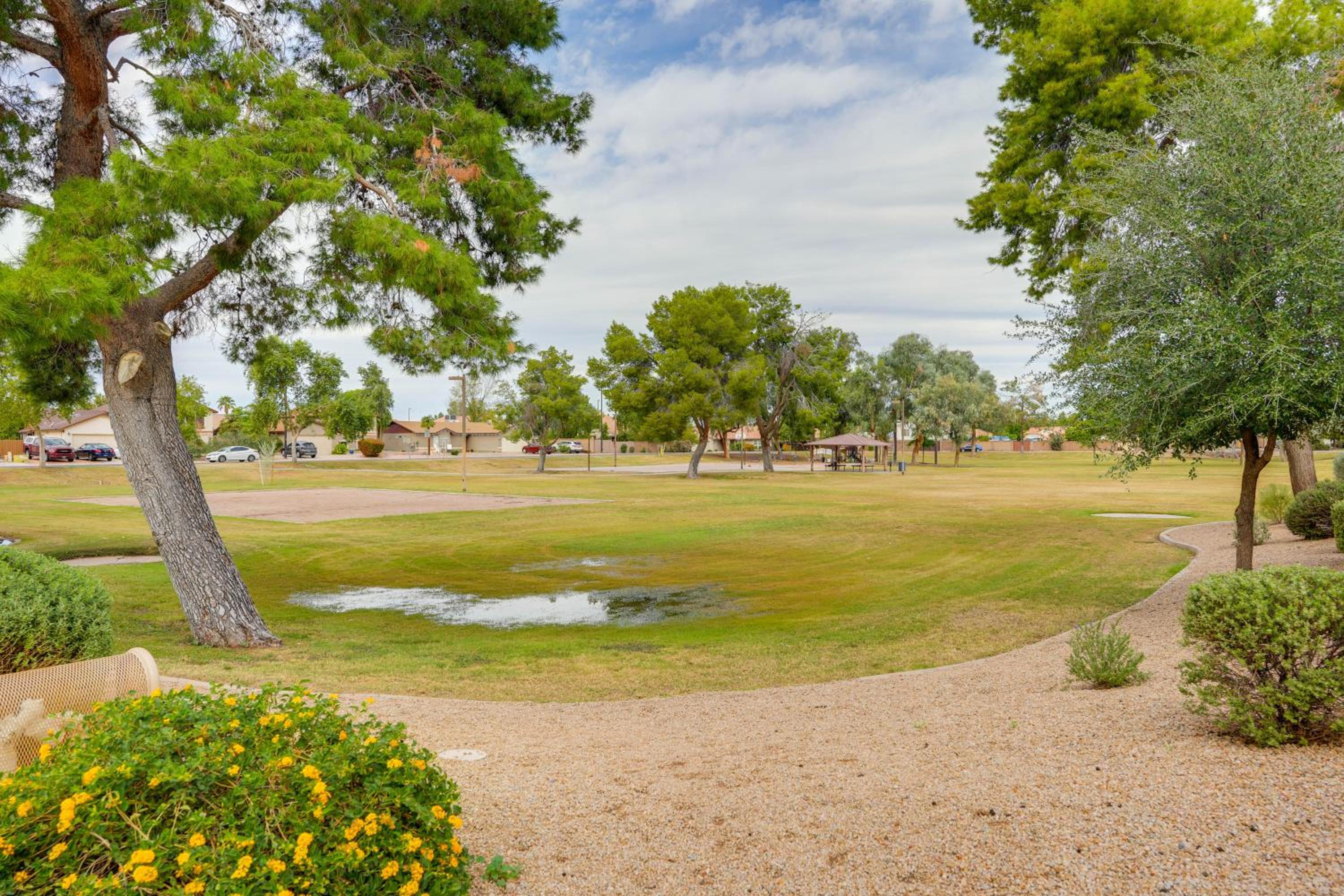2 Mi to Dtwn Gorgeous Gilbert Gem with Private Yard