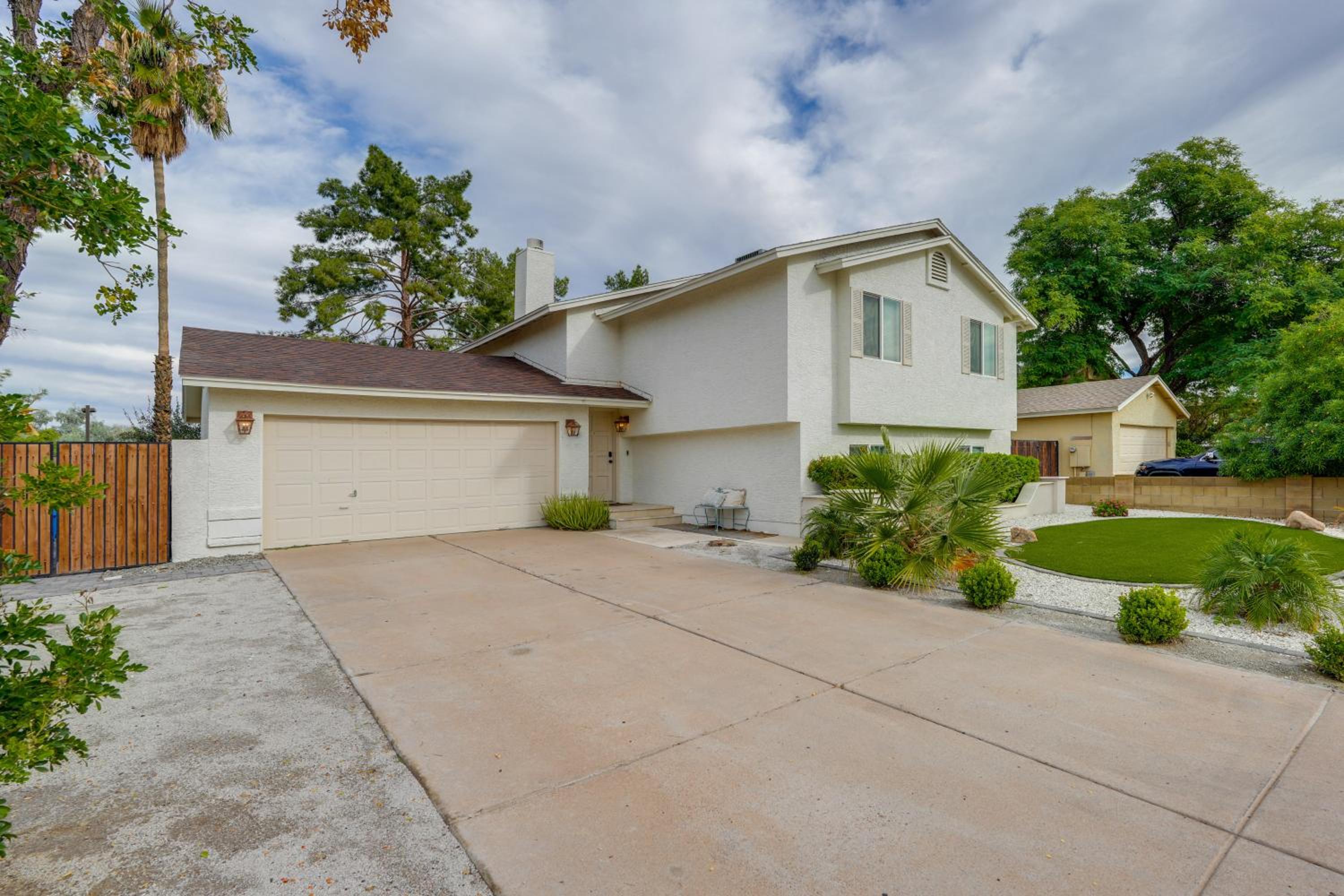 2 Mi to Dtwn Gorgeous Gilbert Gem with Private Yard