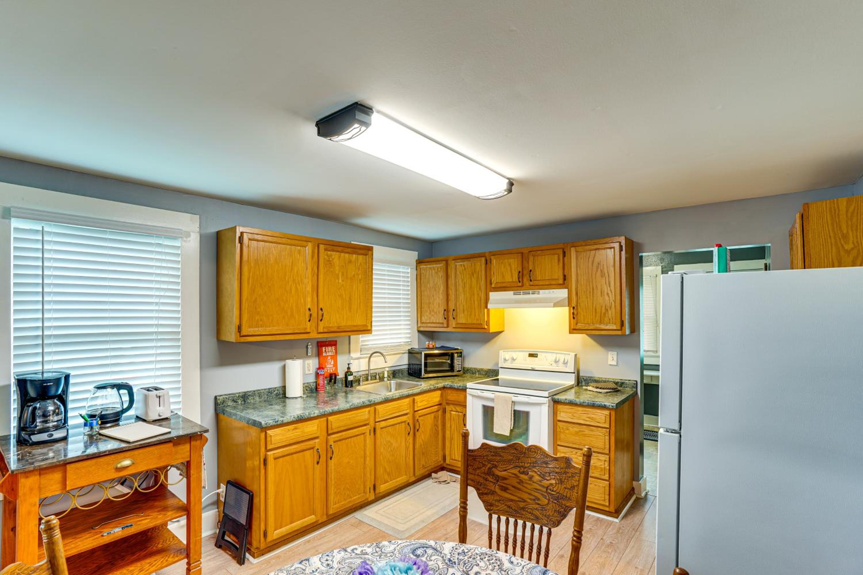 2 Mi to Dtwn Paducah! Family Getaway with Yard