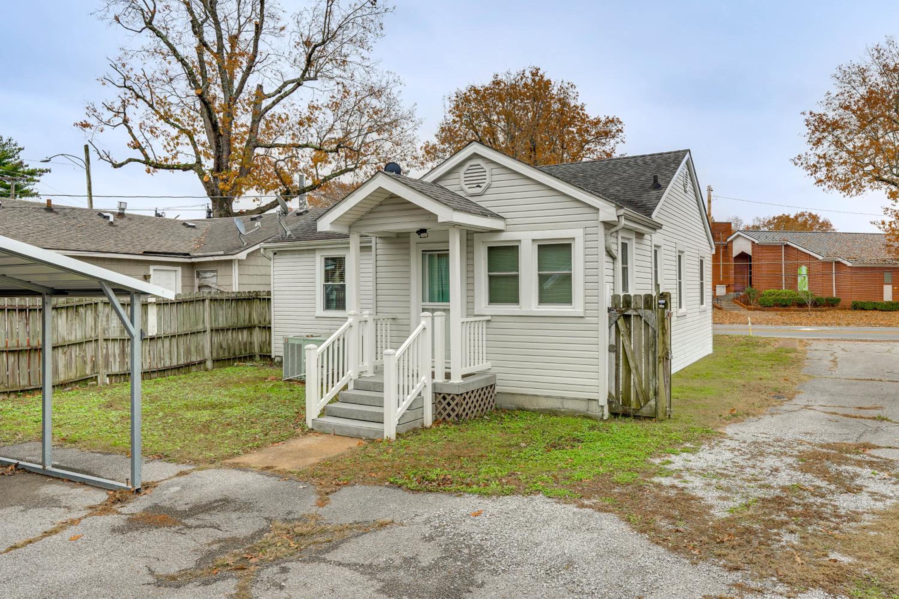 2 Mi to Dtwn Paducah! Family Getaway with Yard