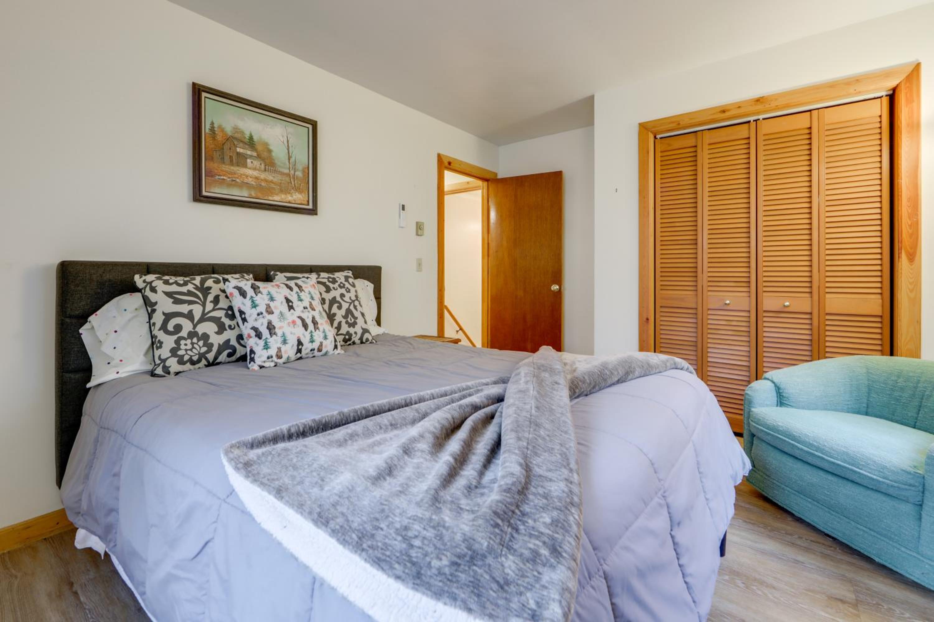 Dog-Friendly Cabin 6 Mi to Cataloochee Skiing!