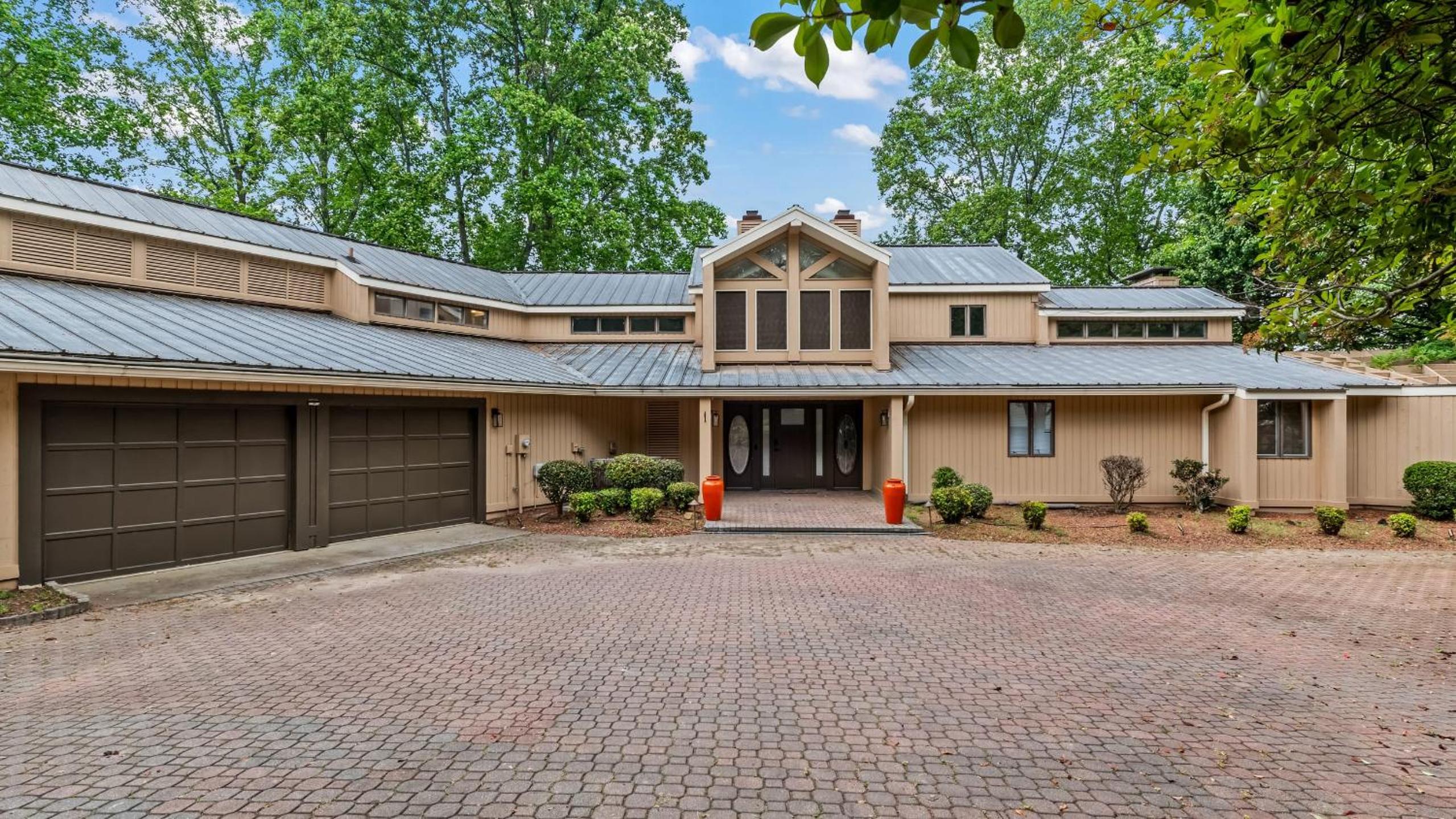 Waterfront Stay w Canoes Deck Game Room Lake Views Near Mooresville Renwick Cove by AvantStay