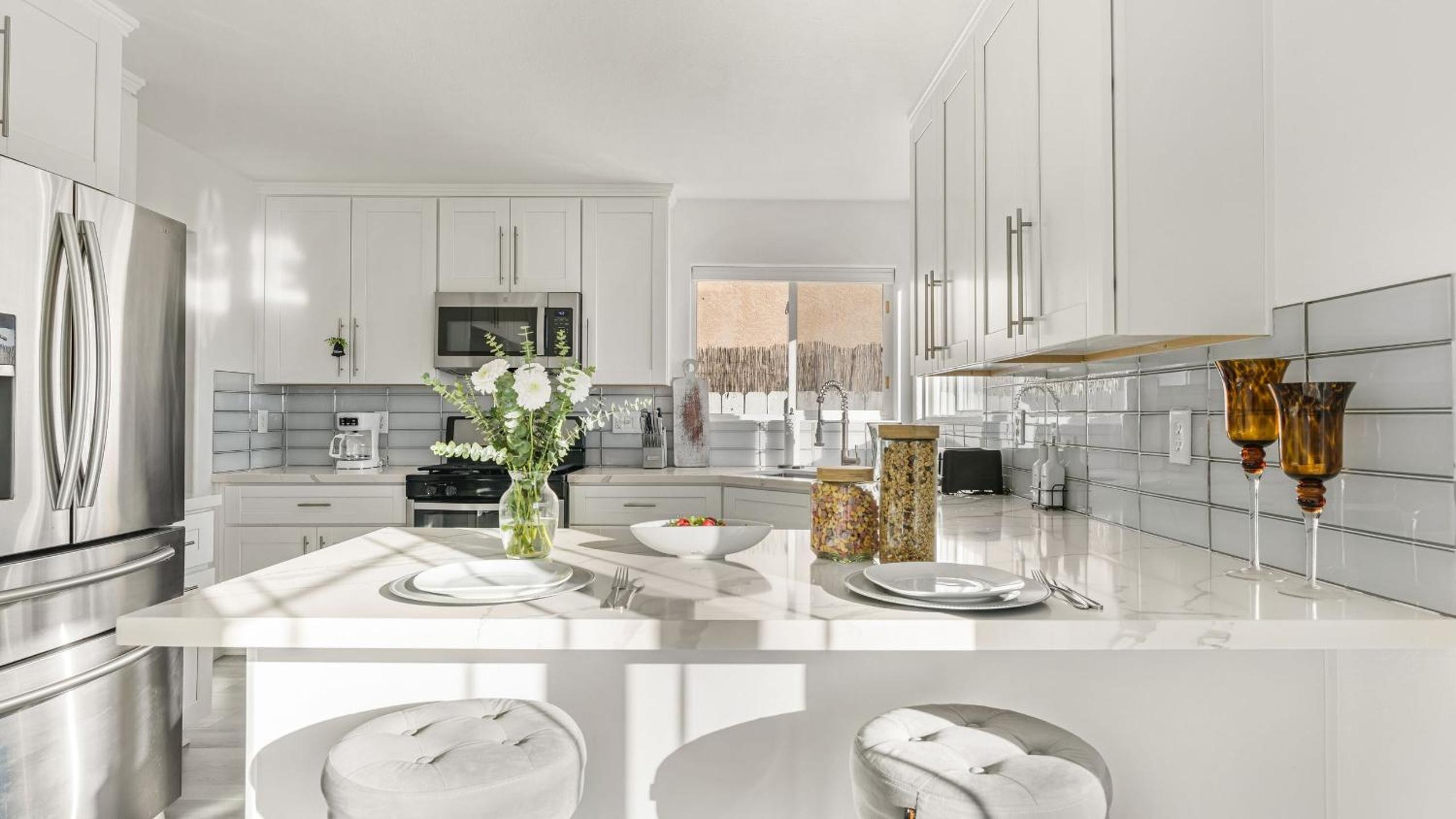 Vista del Sol by AvantStay Bright Hilltop Stay Patio Views Premium Kitchen Space for Groups