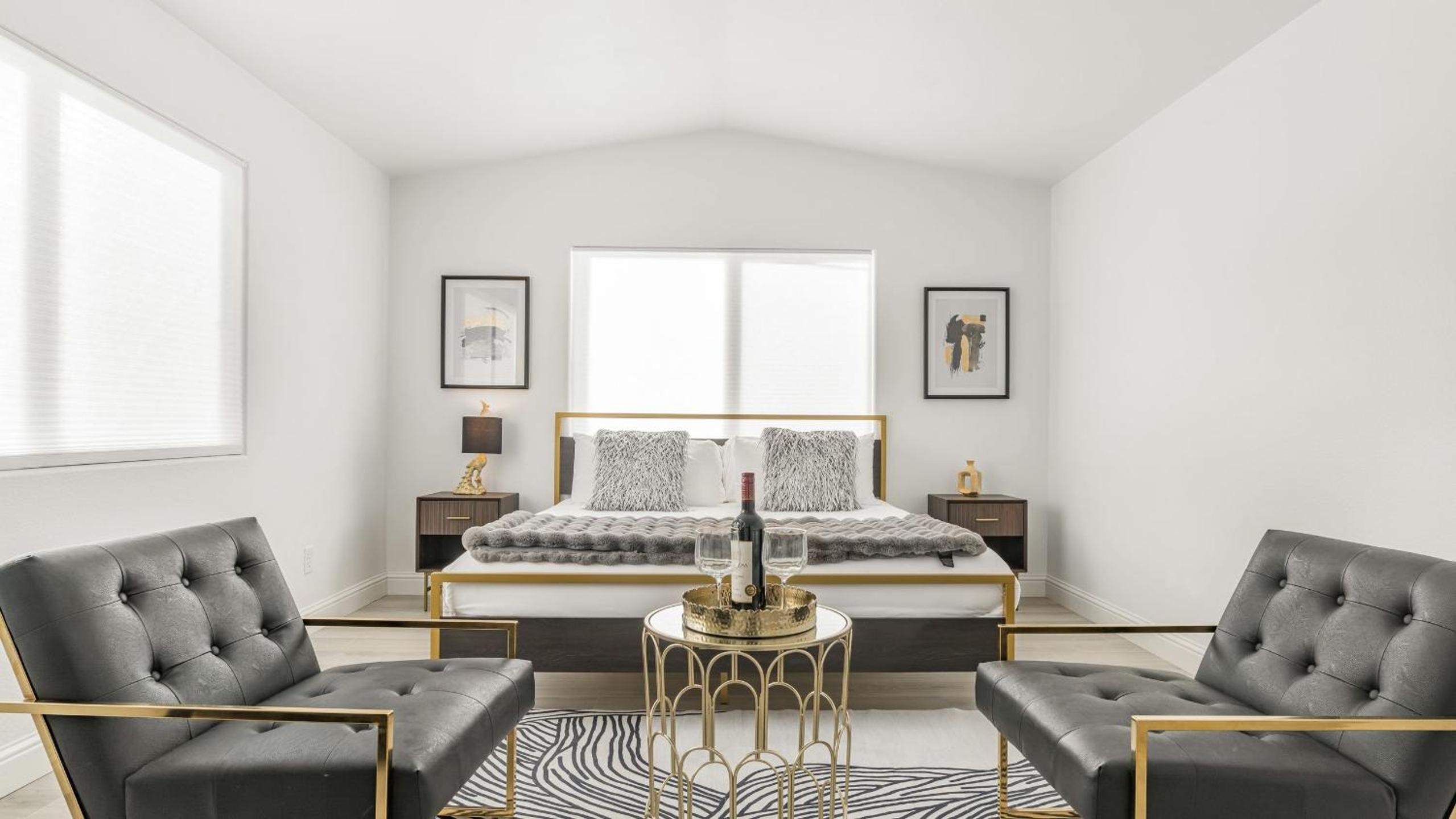 Vista del Sol by AvantStay Bright Hilltop Stay Patio Views Premium Kitchen Space for Groups