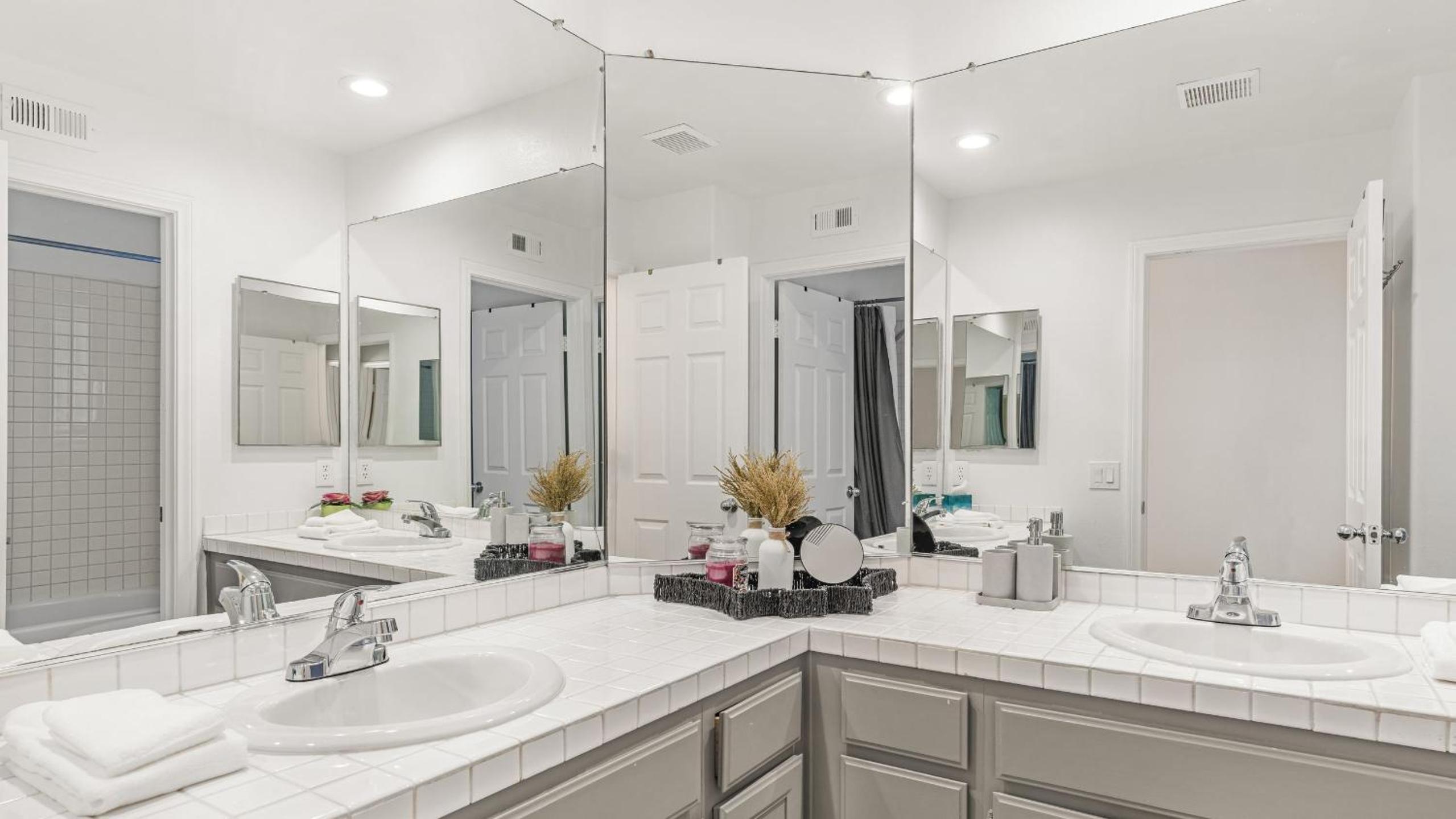 Vista del Sol by AvantStay Bright Hilltop Stay Patio Views Premium Kitchen Space for Groups