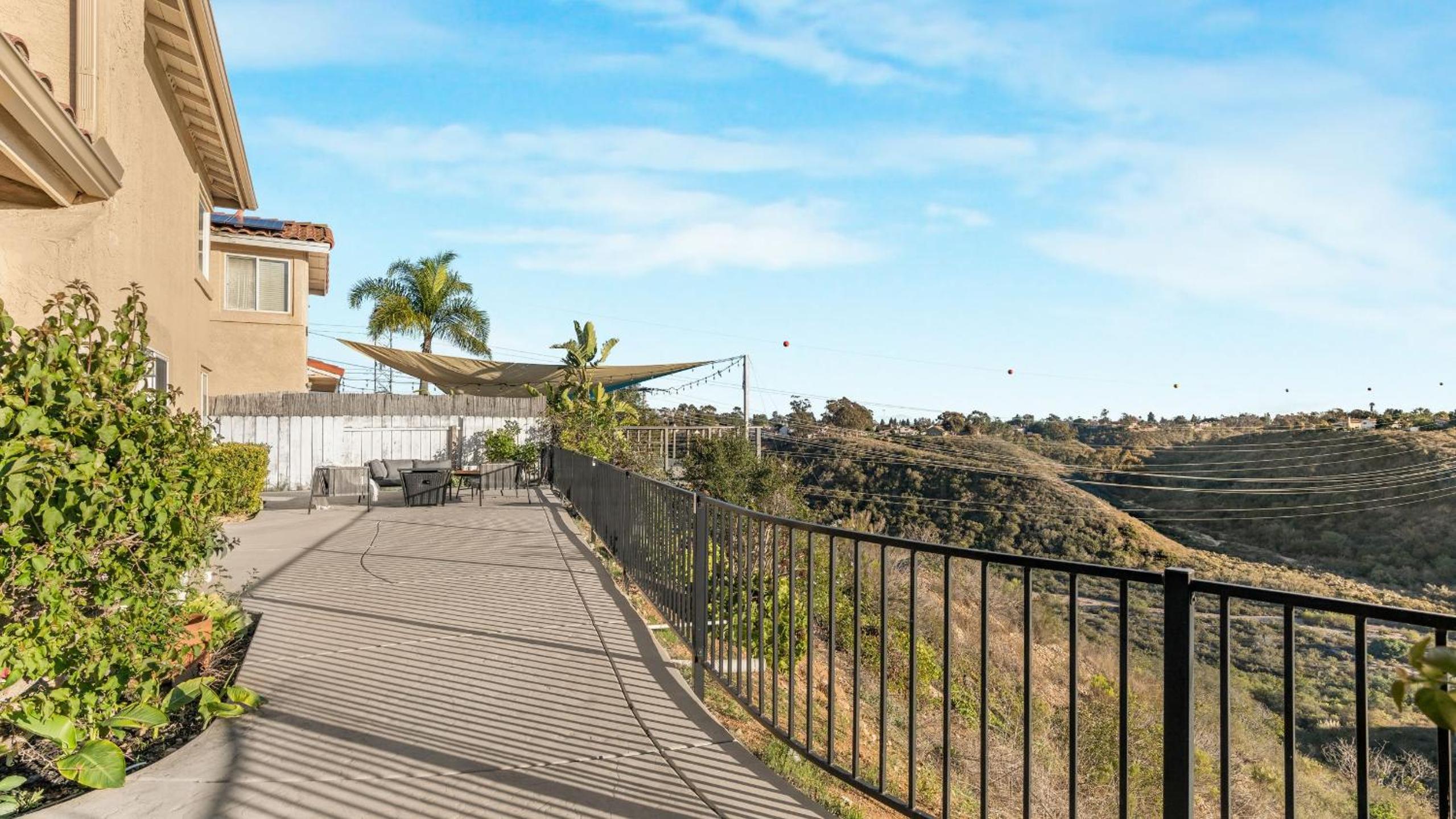 Vista del Sol by AvantStay Bright Hilltop Stay Patio Views Premium Kitchen Space for Groups