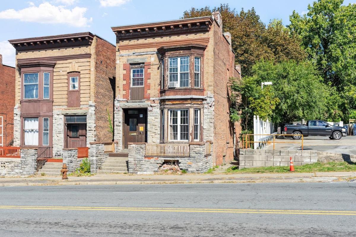 Spacious Home In Troy
