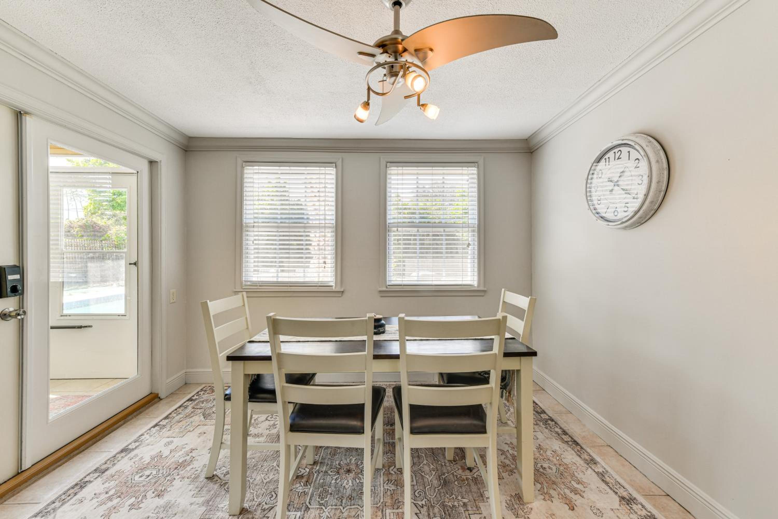 3 Mi to Beach! Port Charlotte Gem with Outdoor Oasis