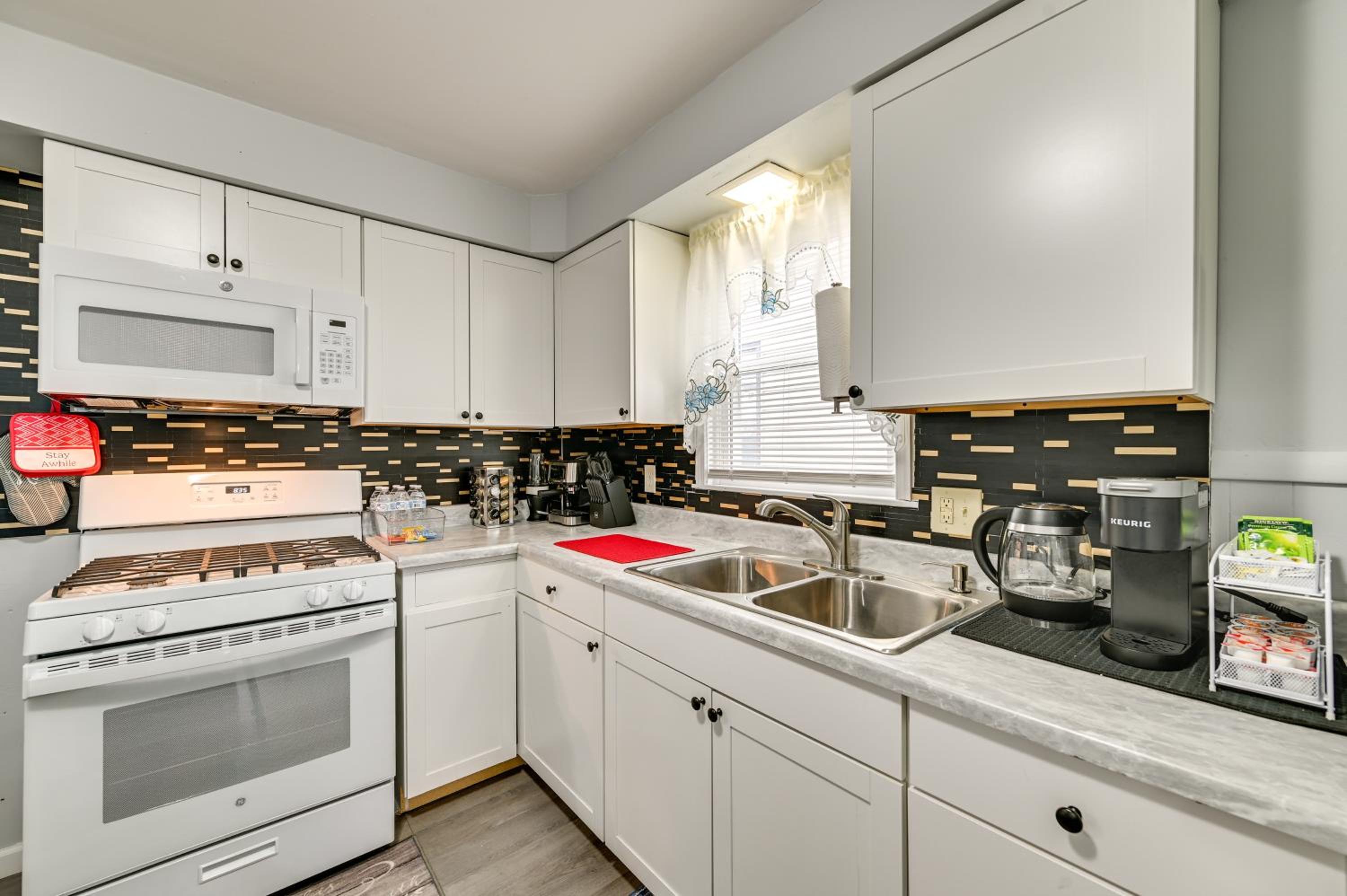 Walk to Local Eats! Updated Schenectady Apartment