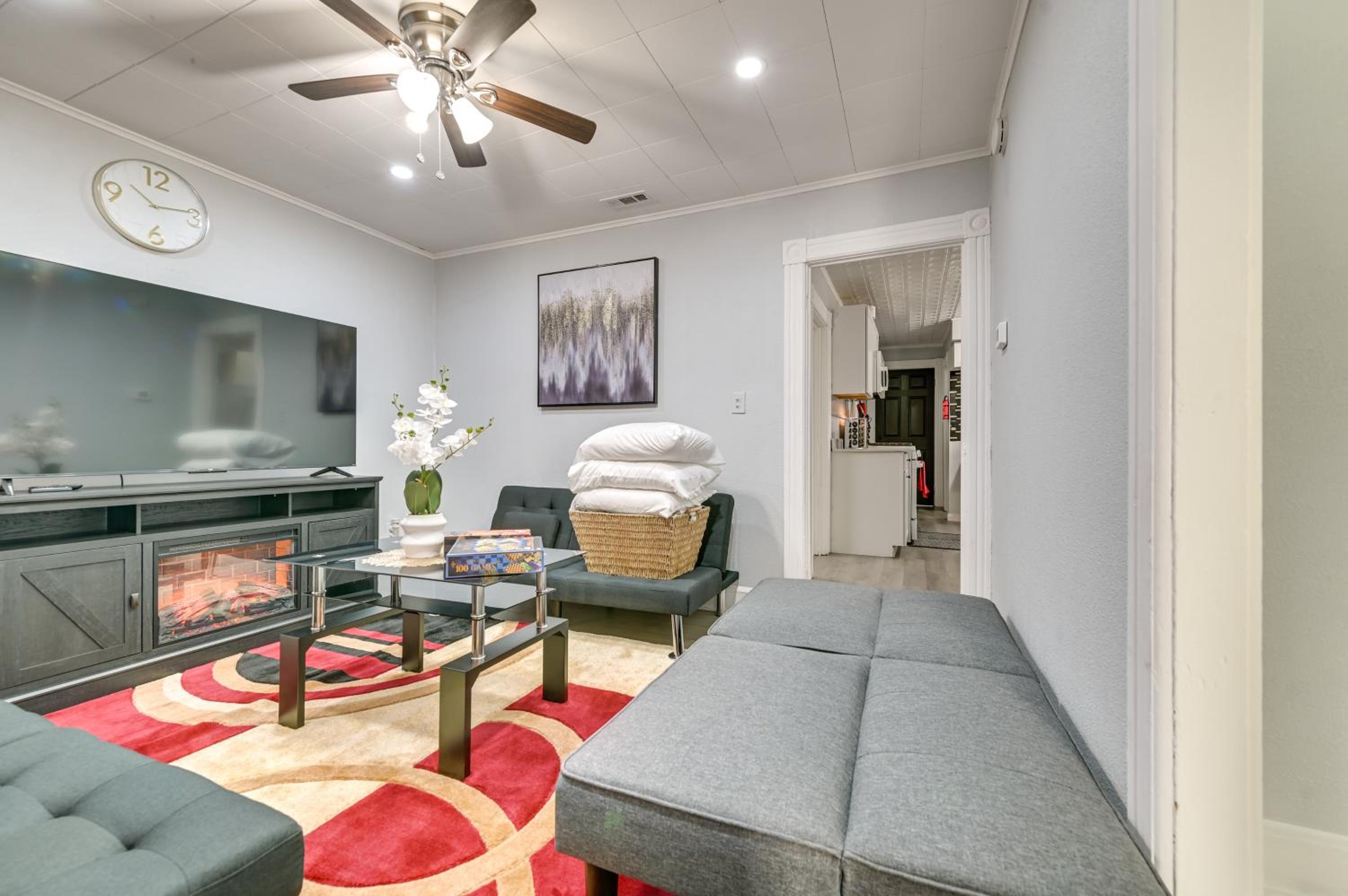 2 Mi to Union College! Newly Renovated Apartment