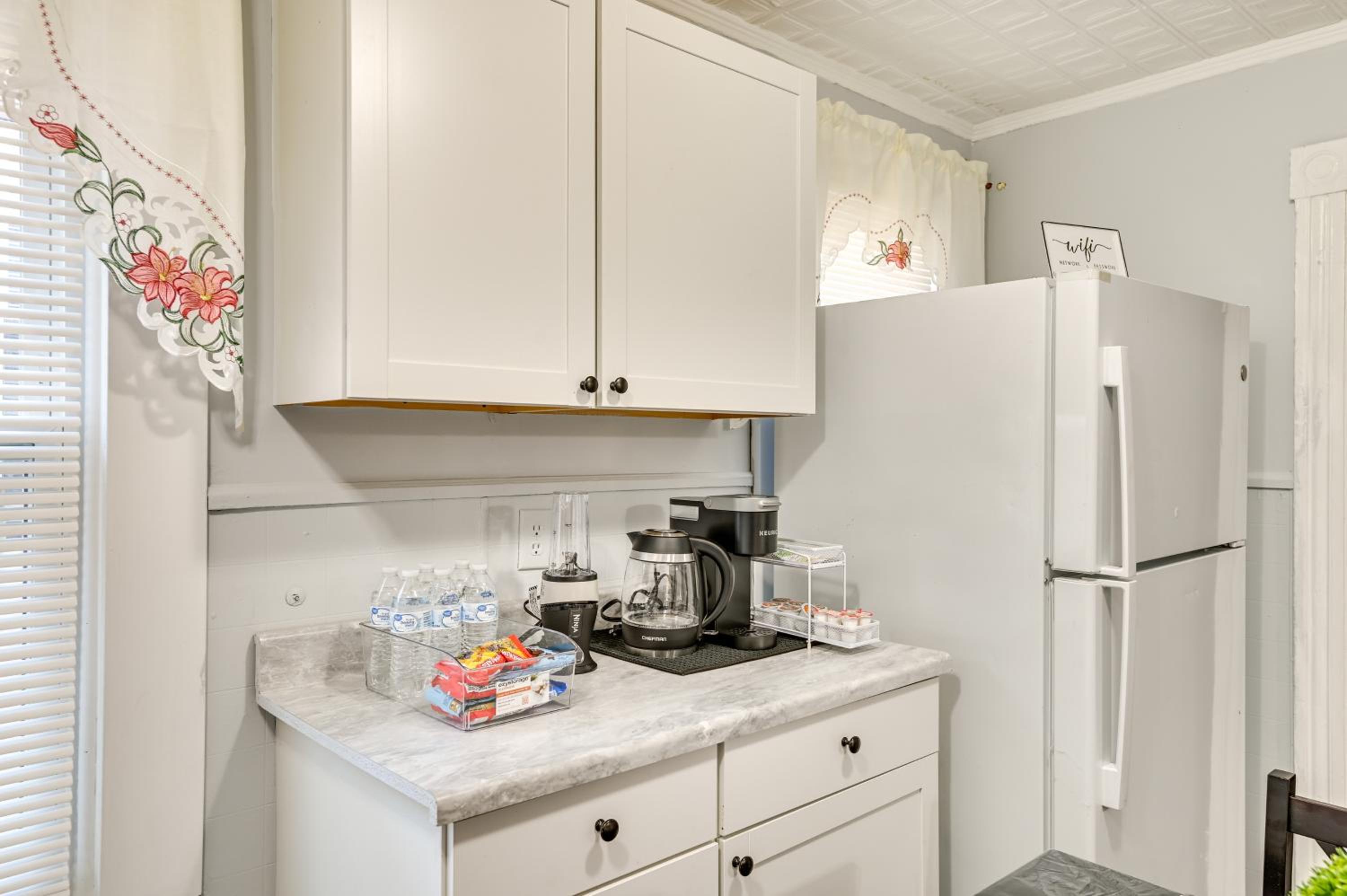 2 Mi to Union College! Newly Renovated Apartment