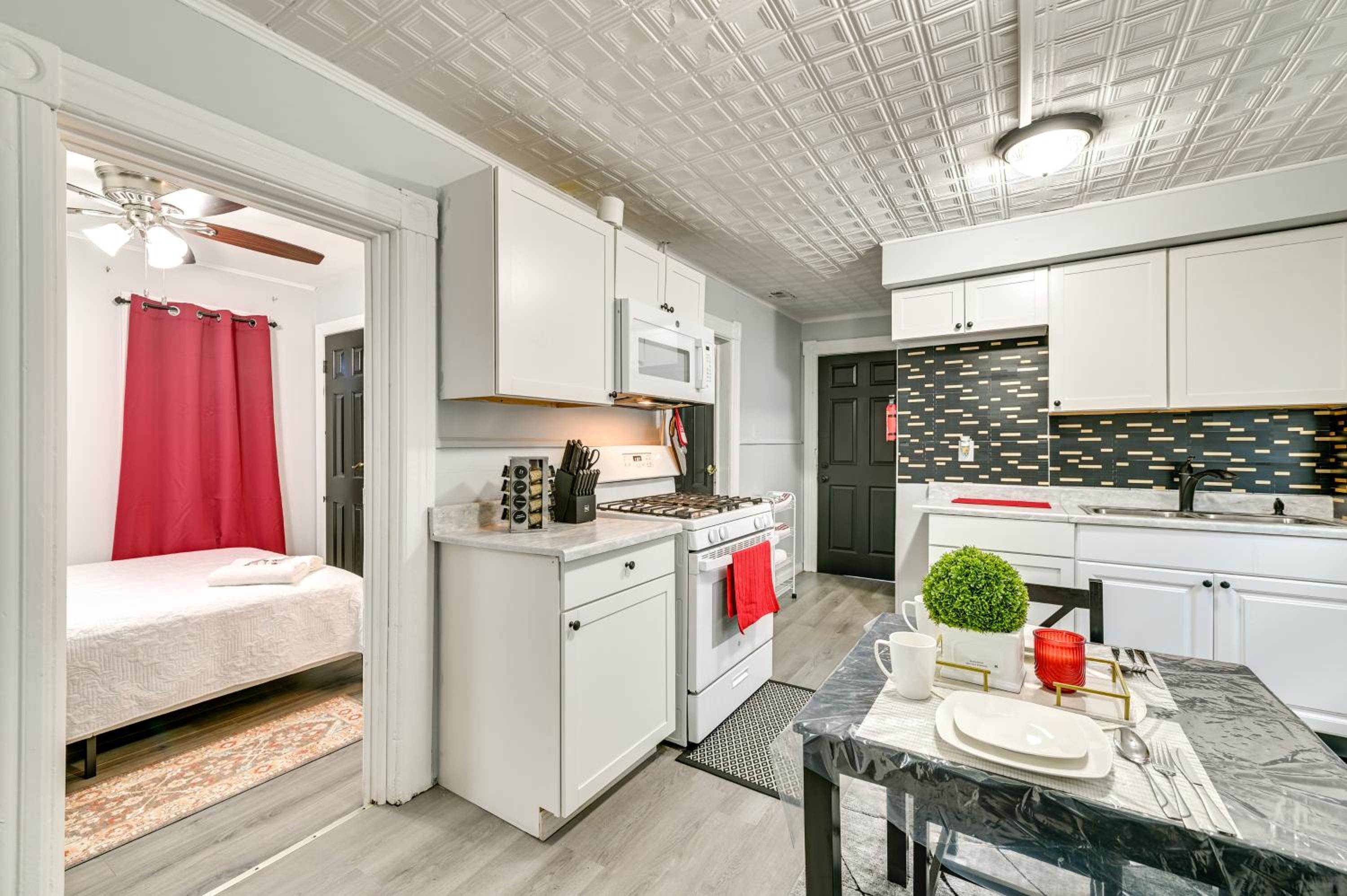 2 Mi to Union College! Newly Renovated Apartment