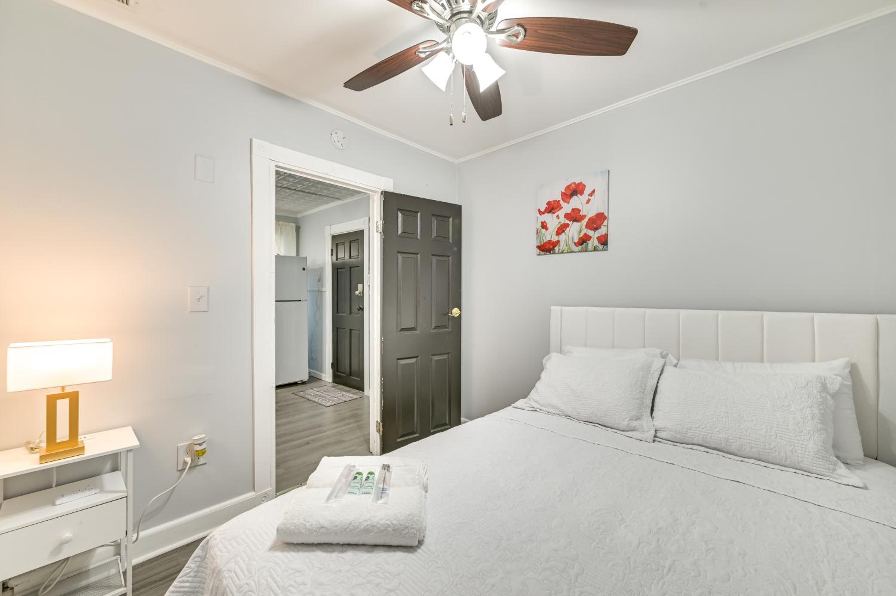 2 Mi to Union College! Newly Renovated Apartment