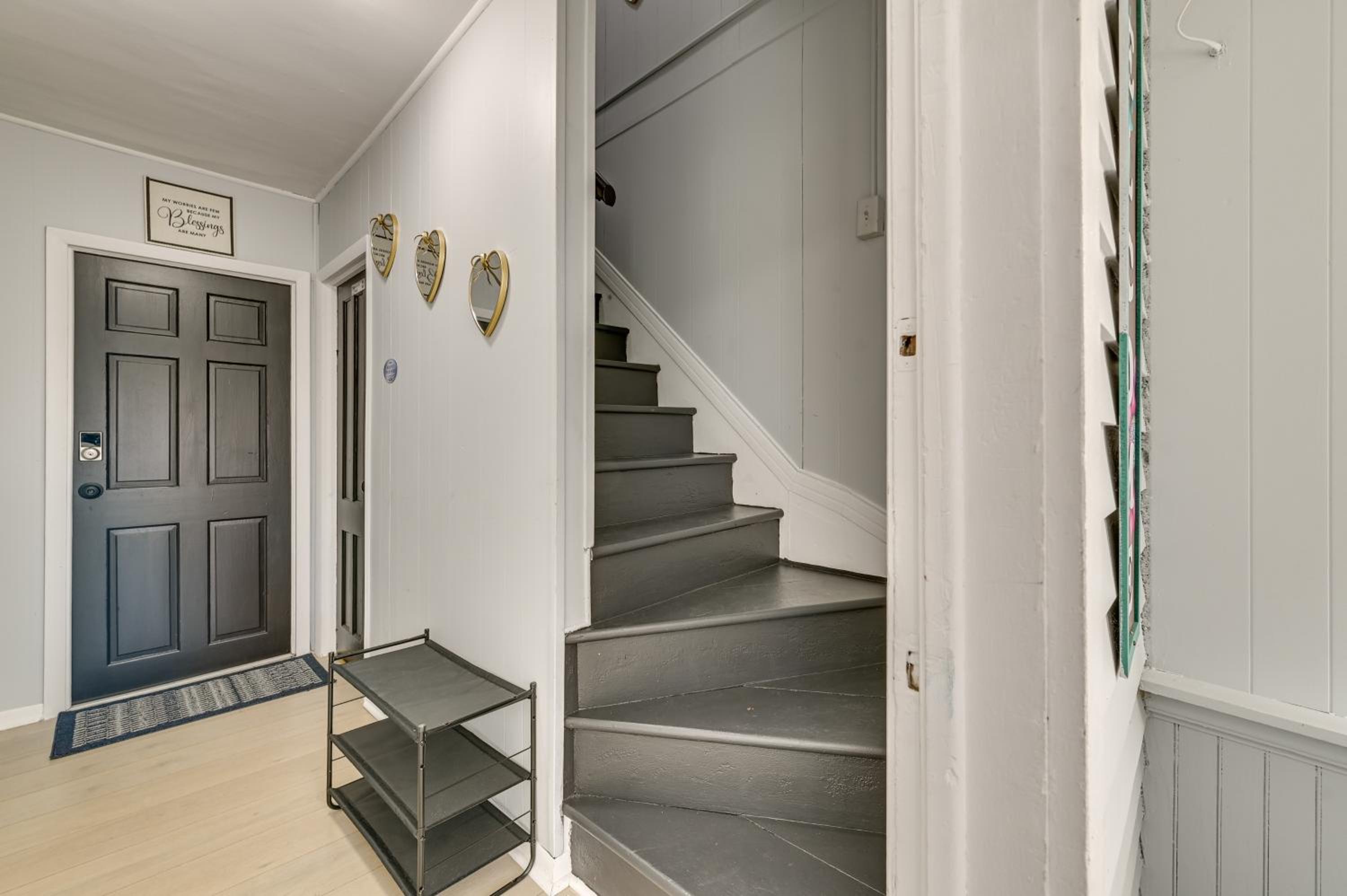 2 Mi to Union College! Newly Renovated Apartment