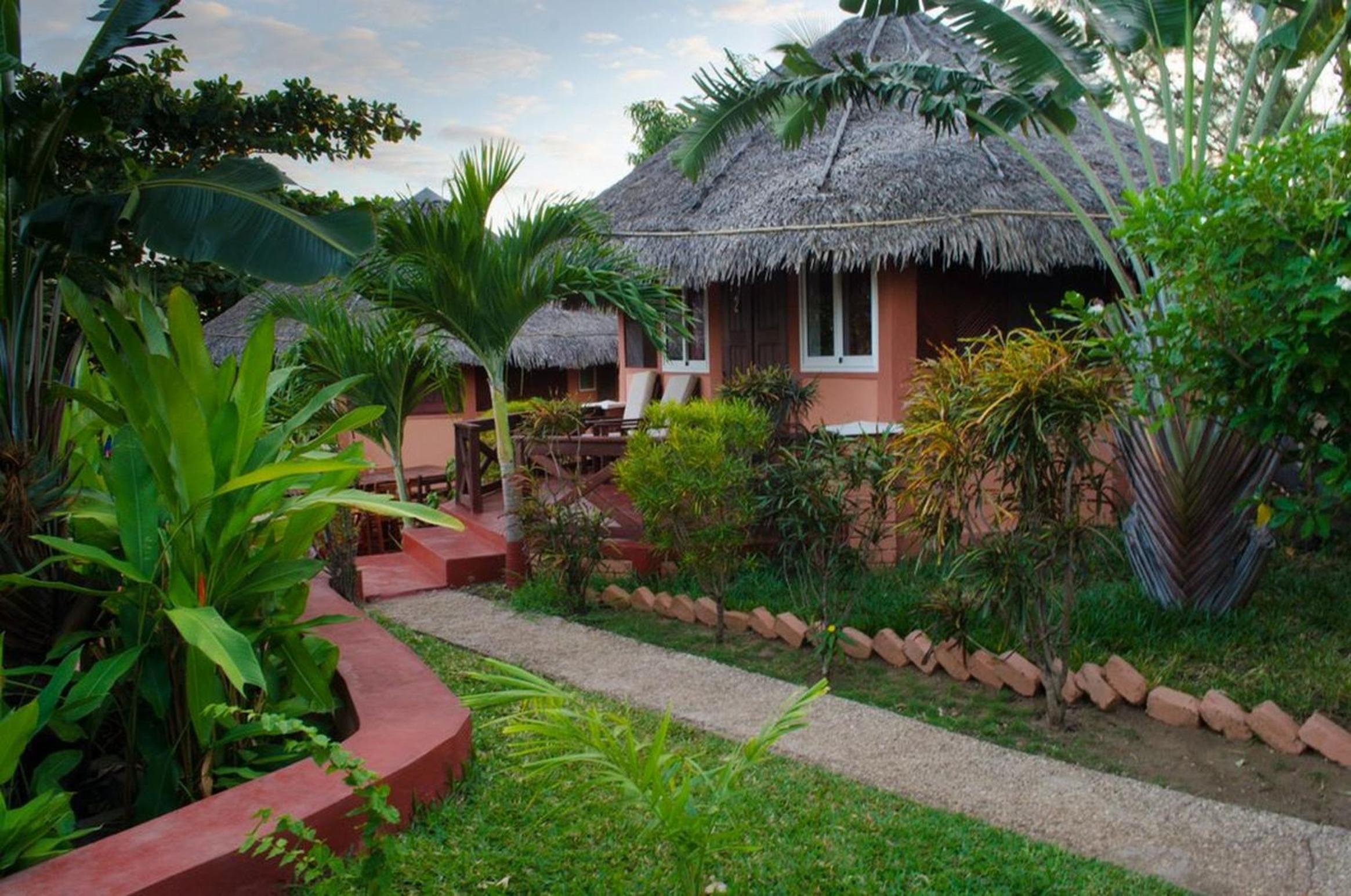 Hotel Edena Kely - Image 1