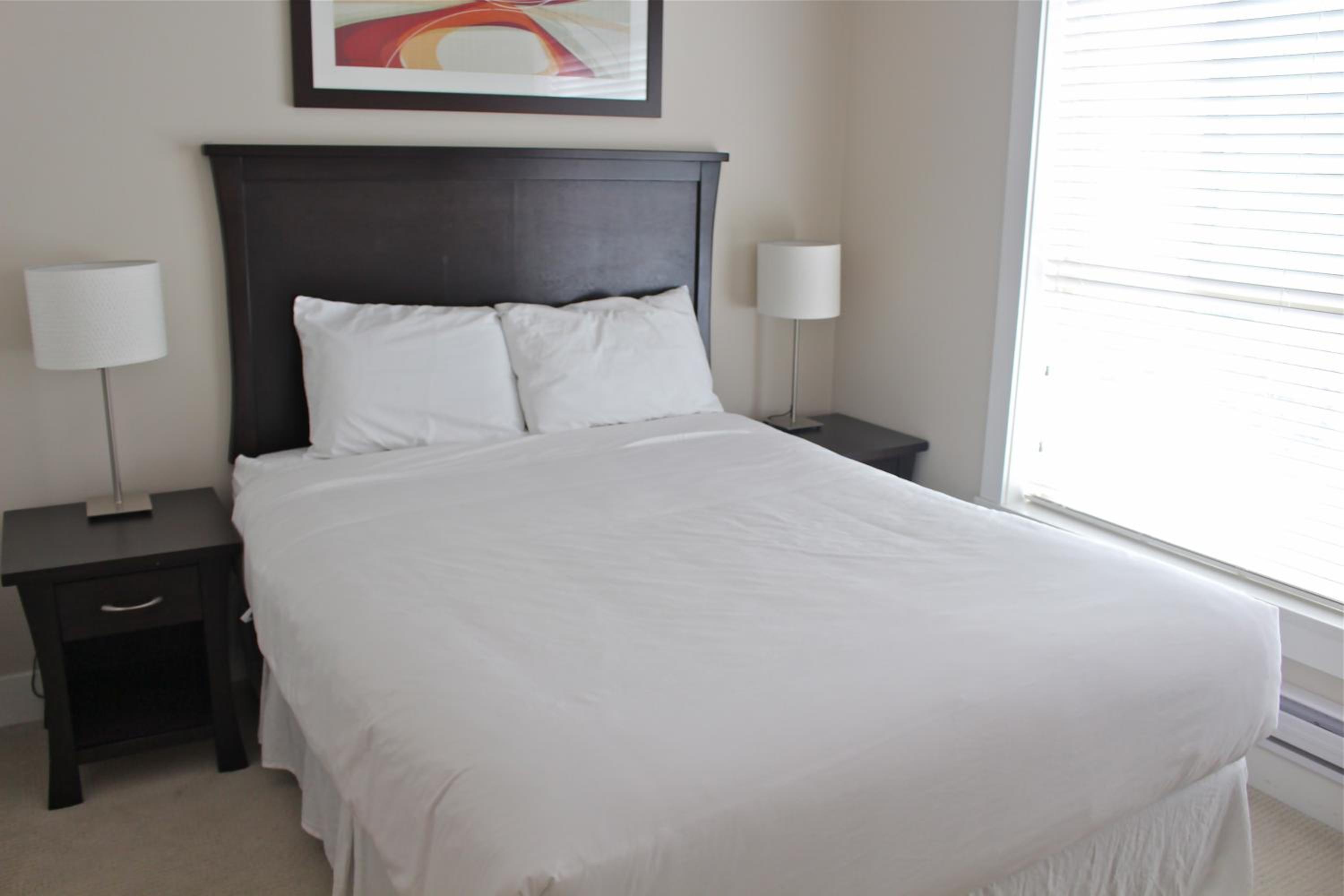 Harrison Lake View Suites