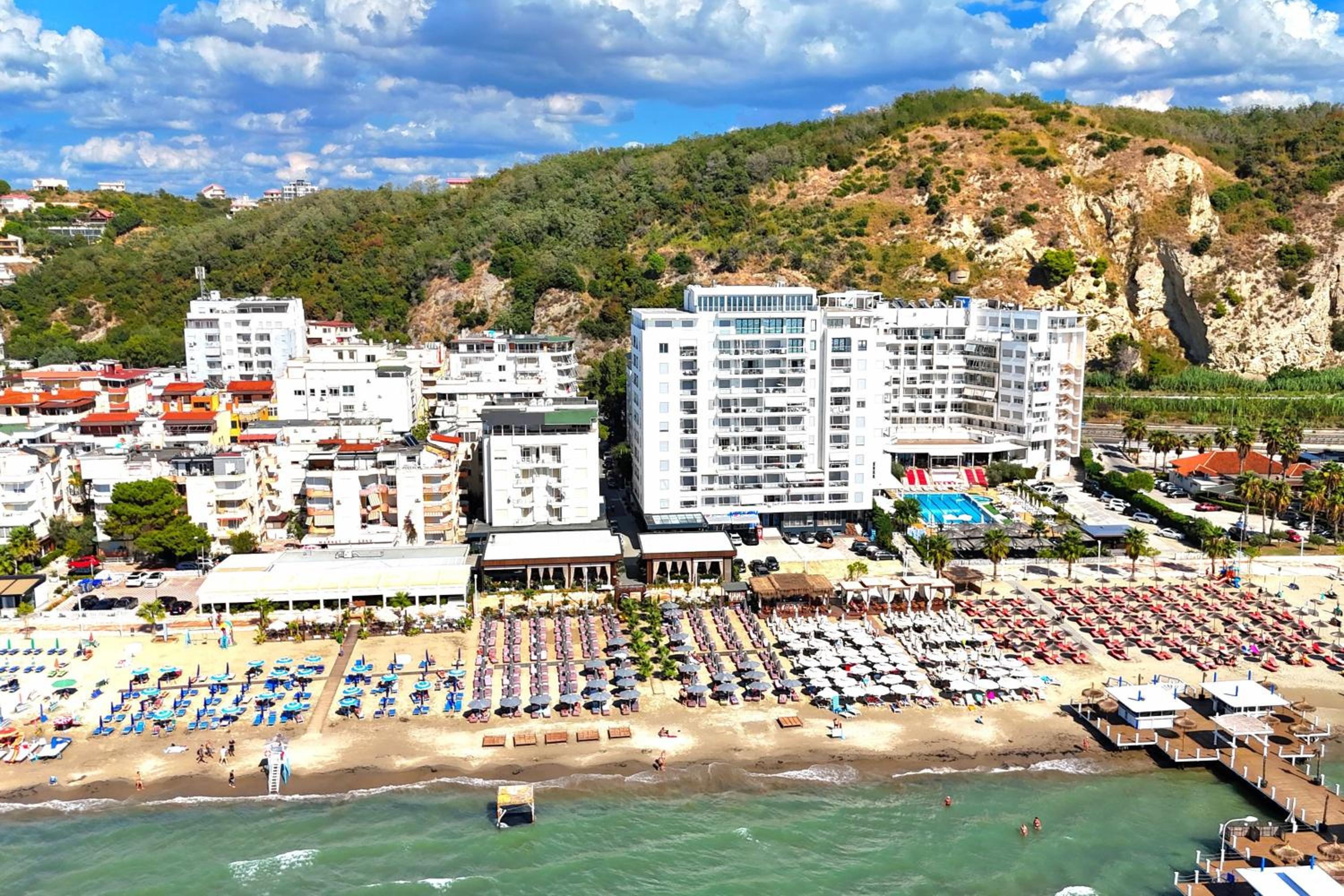 Beachfront & Sea View Apartment 101 - Happy Rentals