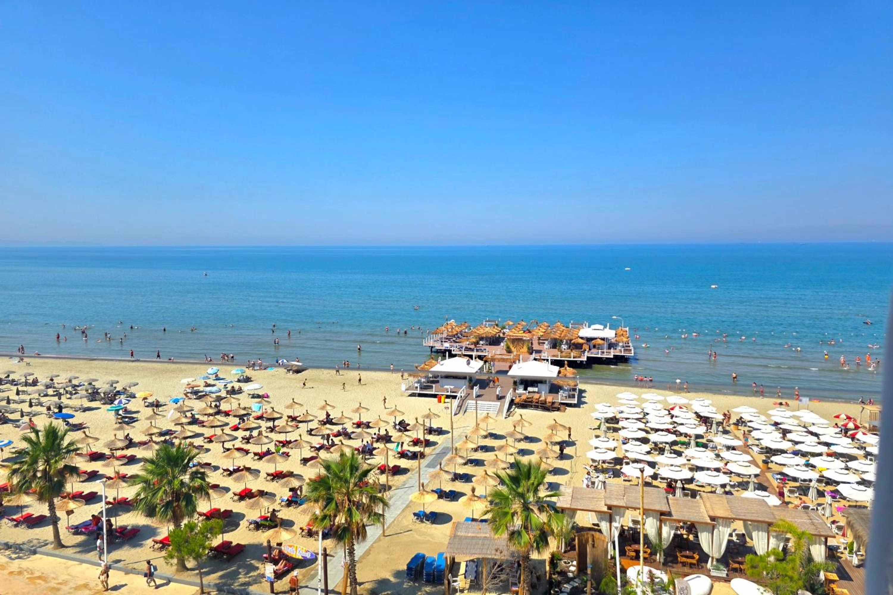 Beachfront & Sea View Apartment 101 - Happy Rentals