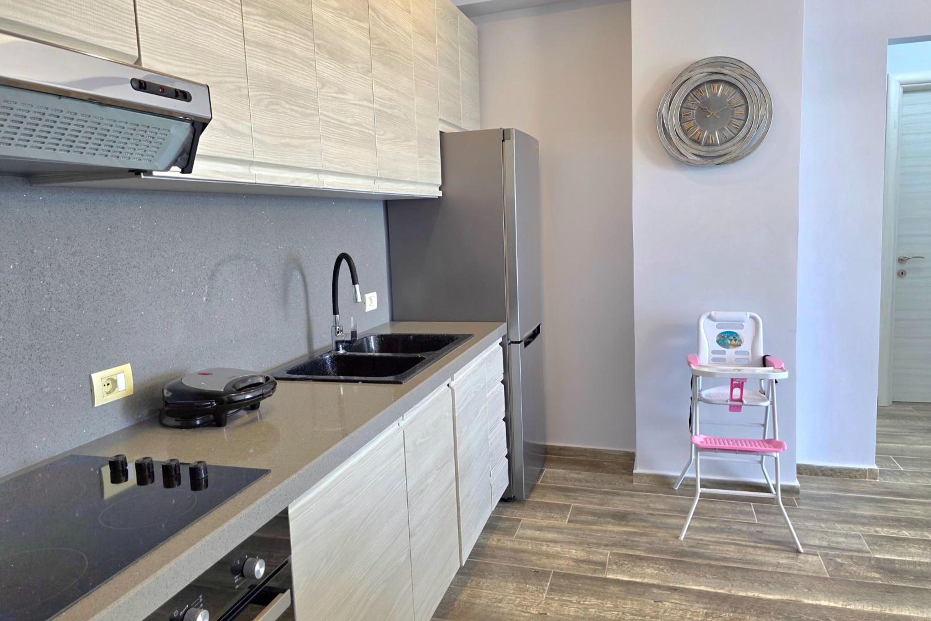 Beachfront & Sea View Apartment 101 - Happy Rentals