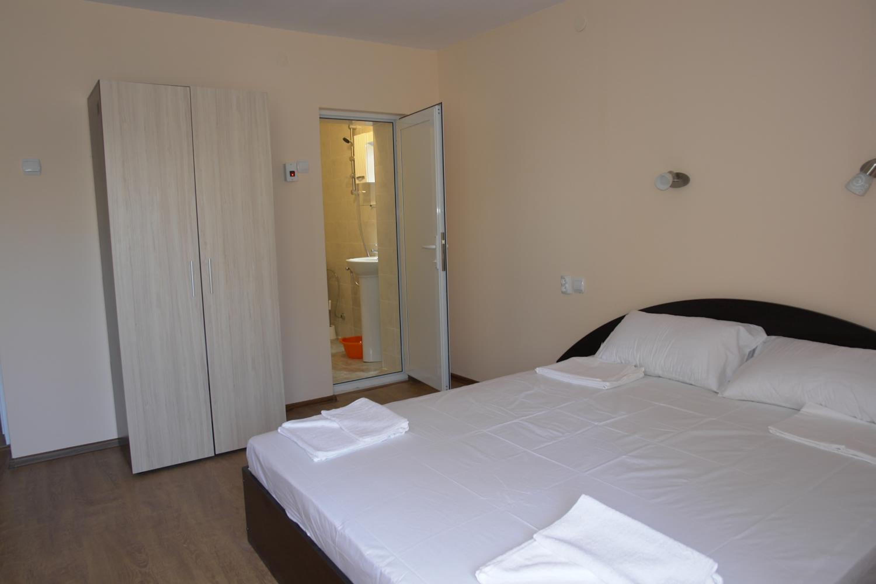 Nadya Holiday Home