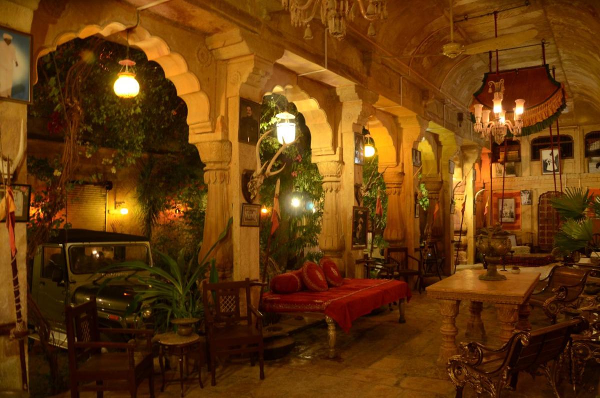 restaurant