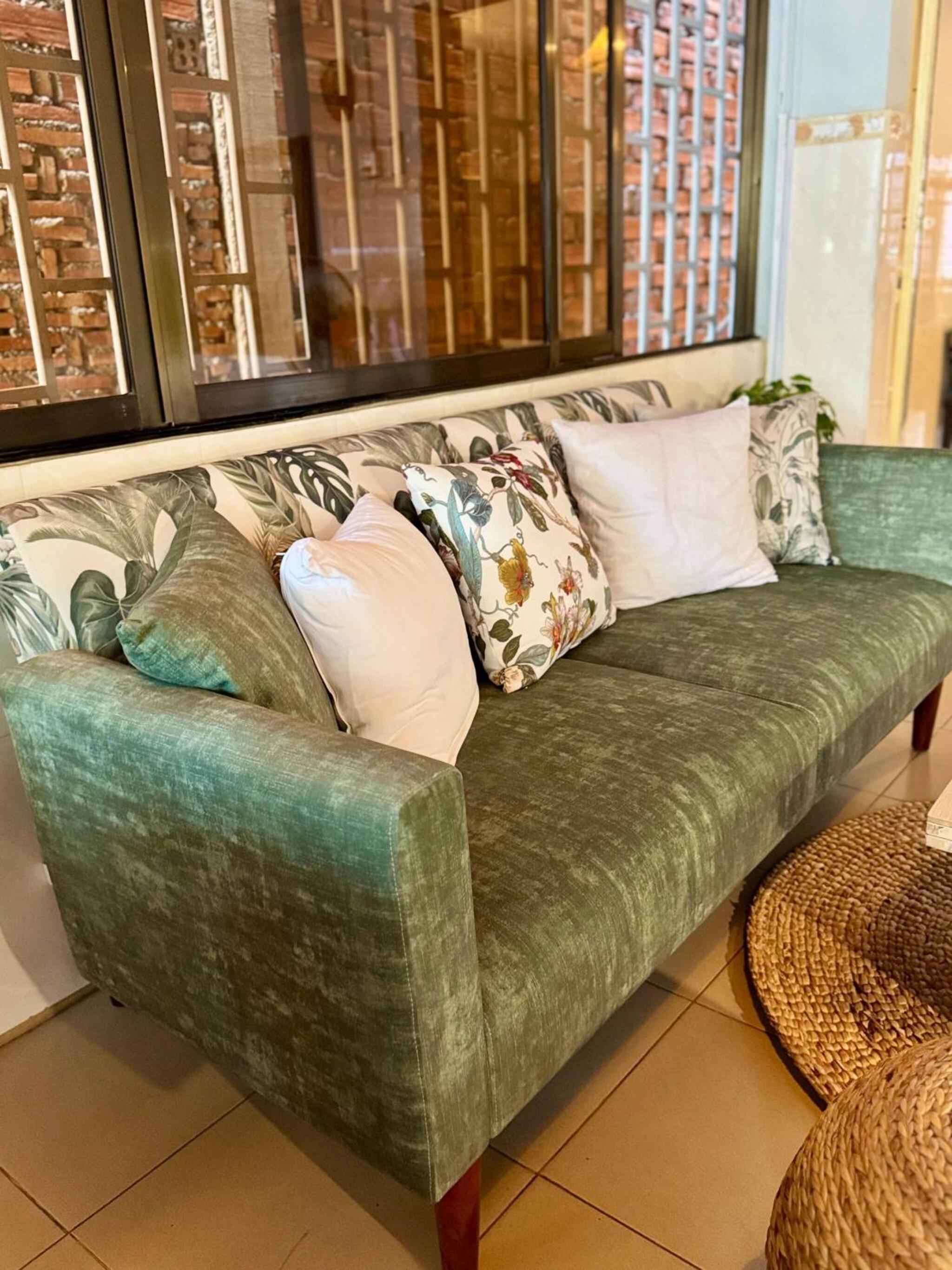 Cozy 1990s Khmer Style Flat in Heart of Tonle Bassac