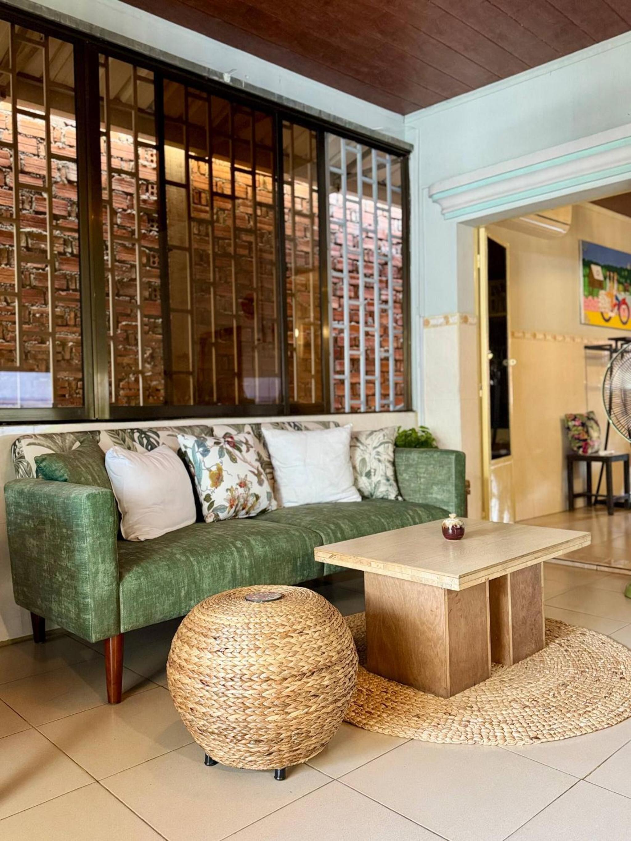 Cozy 1990s Khmer Style Flat in Heart of Tonle Bassac