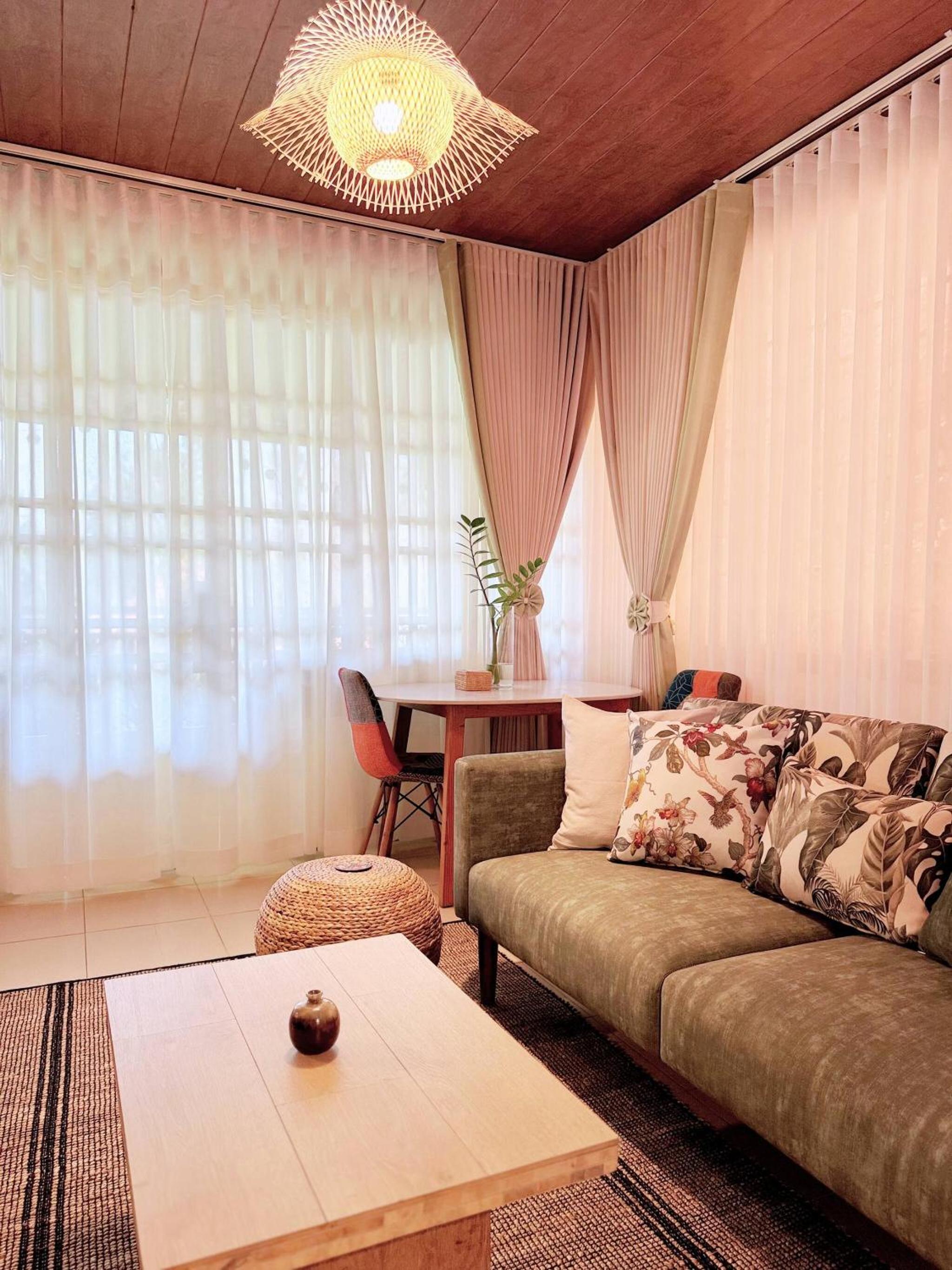 Cozy 1990s Khmer Style Flat in Heart of Tonle Bassac