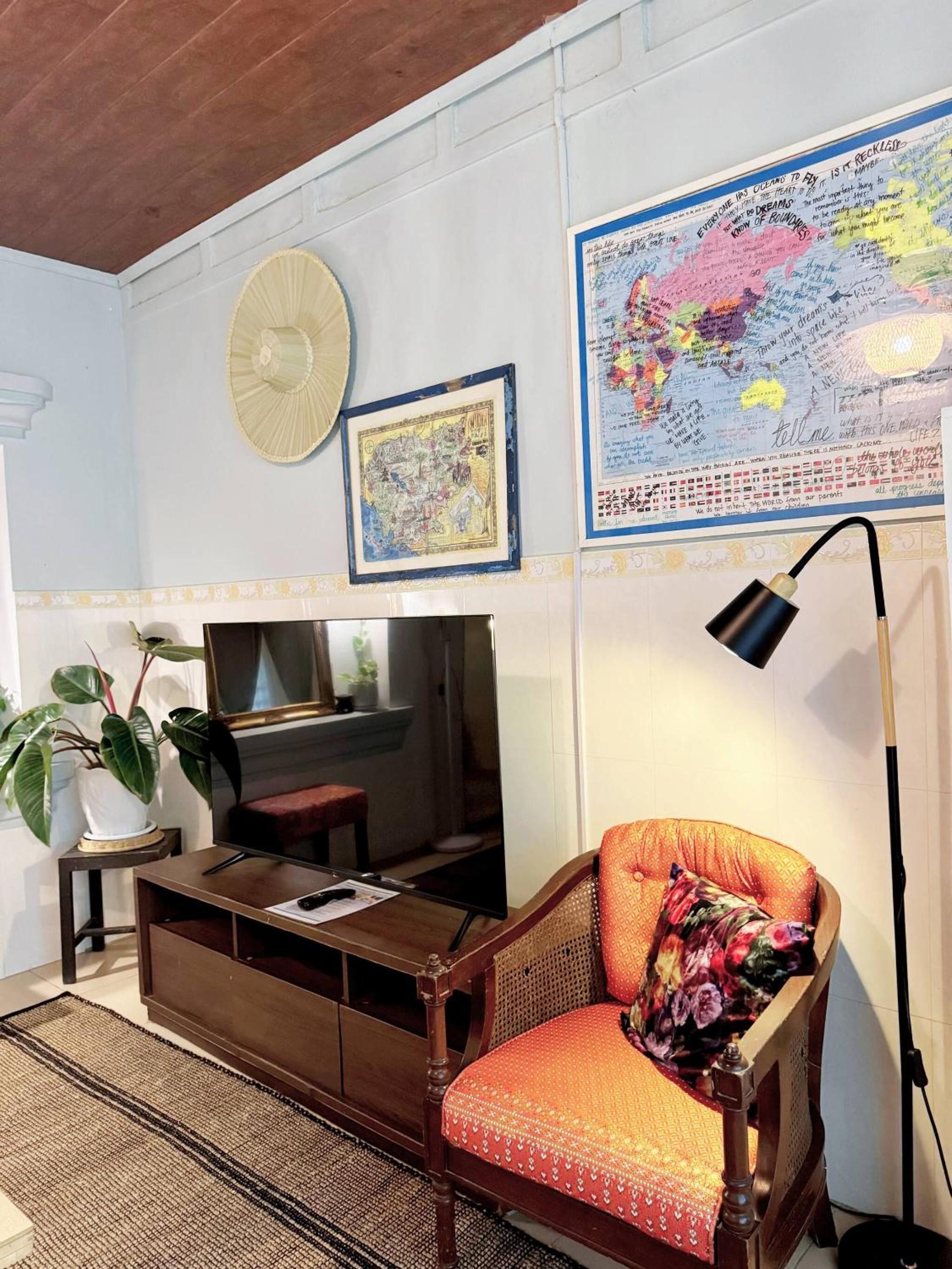 Cozy 1990s Khmer Style Flat in Heart of Tonle Bassac