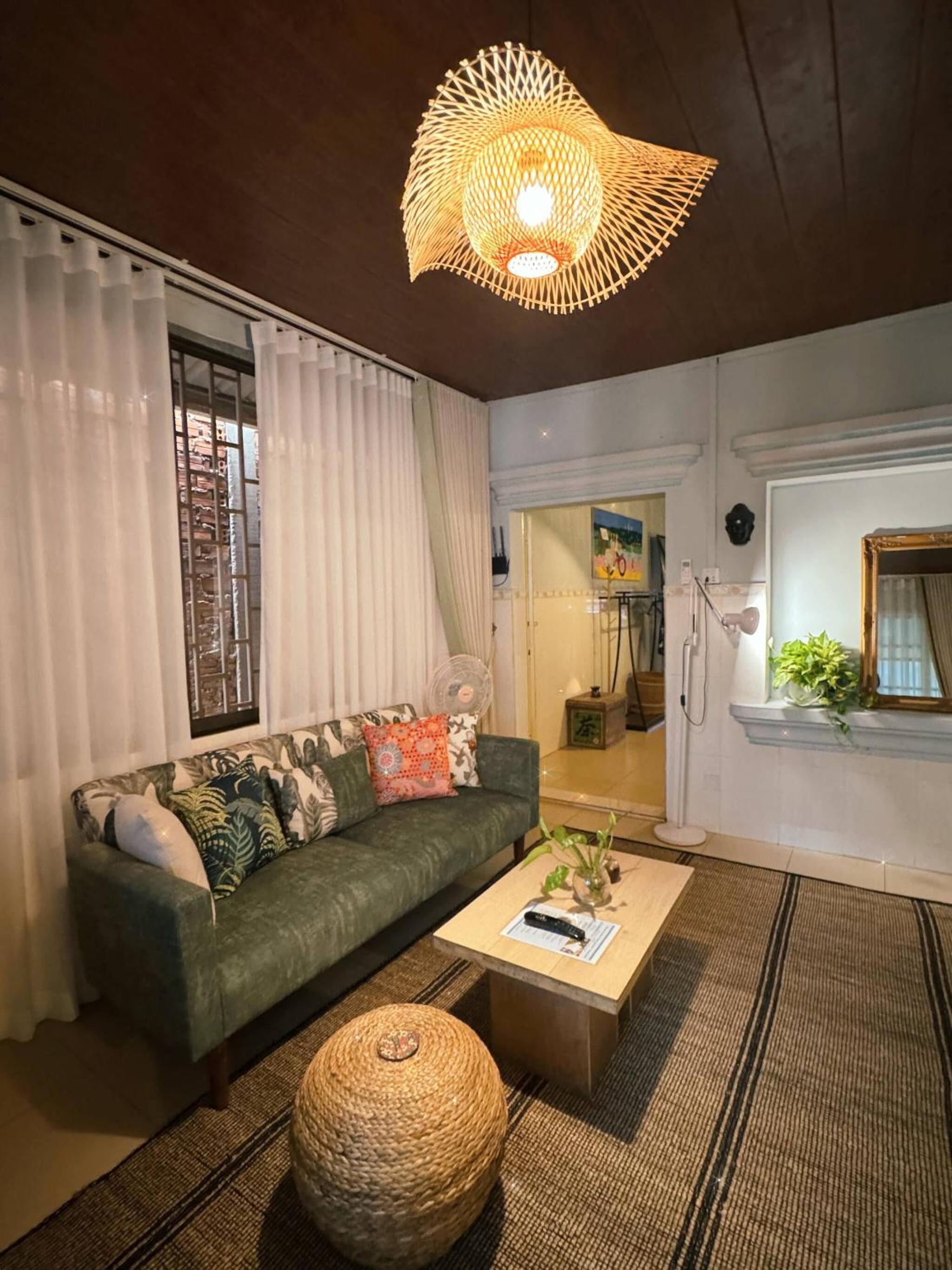 Cozy 1990s Khmer Style Flat in Heart of Tonle Bassac