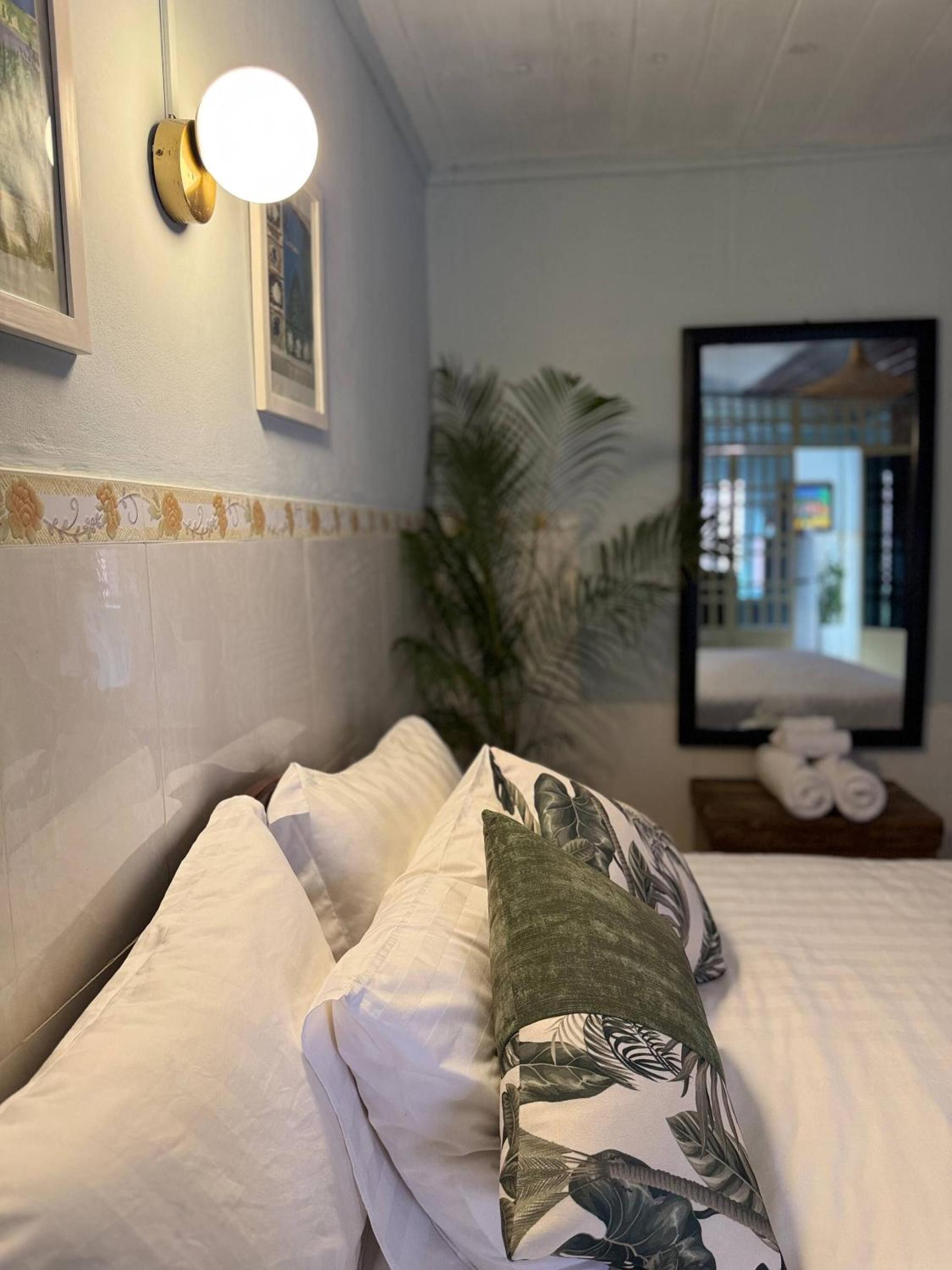 Cozy 1990s Khmer Style Flat in Heart of Tonle Bassac