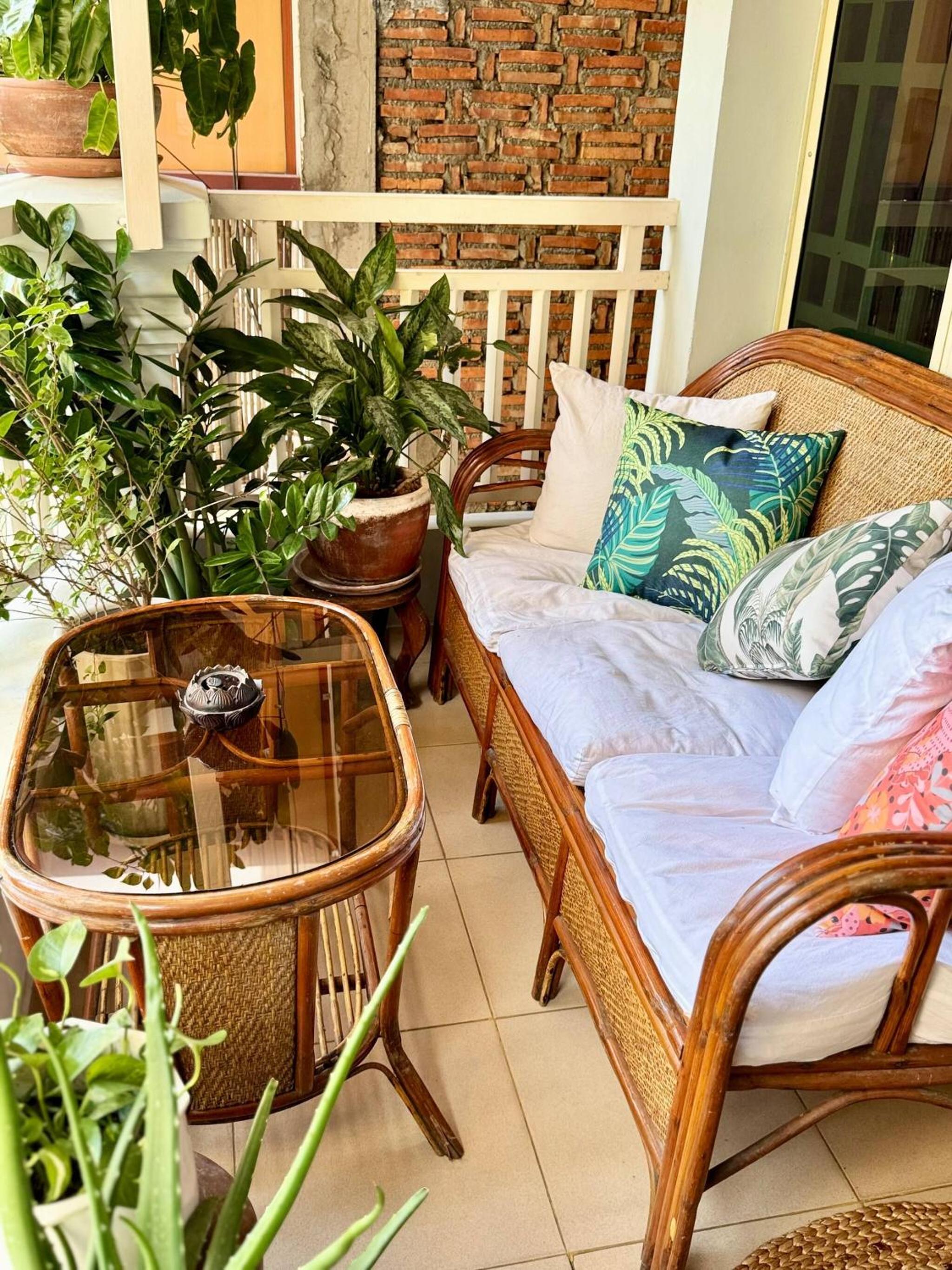 Cozy 1990s Khmer Style Flat in Heart of Tonle Bassac