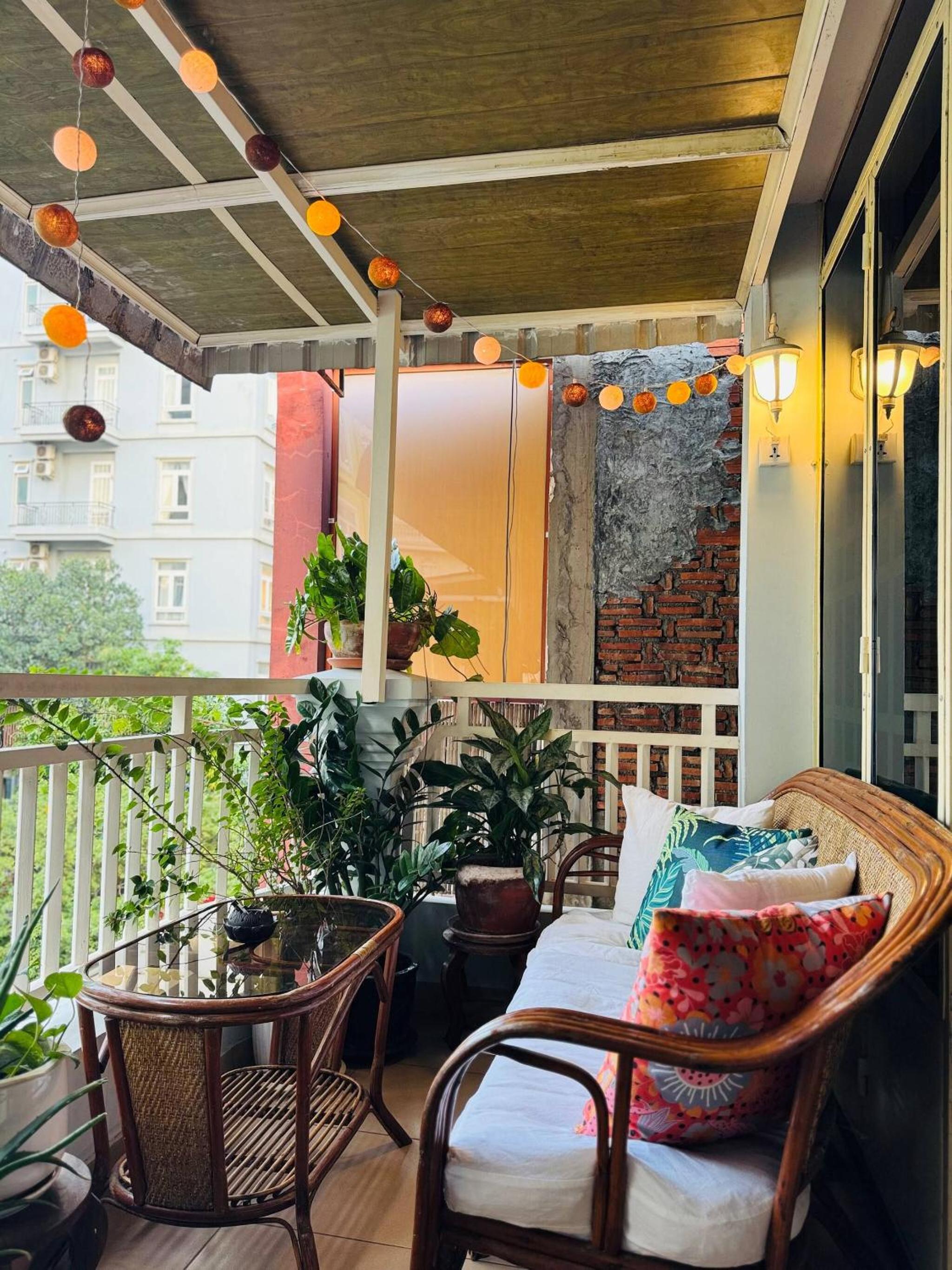 Cozy 1990s Khmer Style Flat in Heart of Tonle Bassac